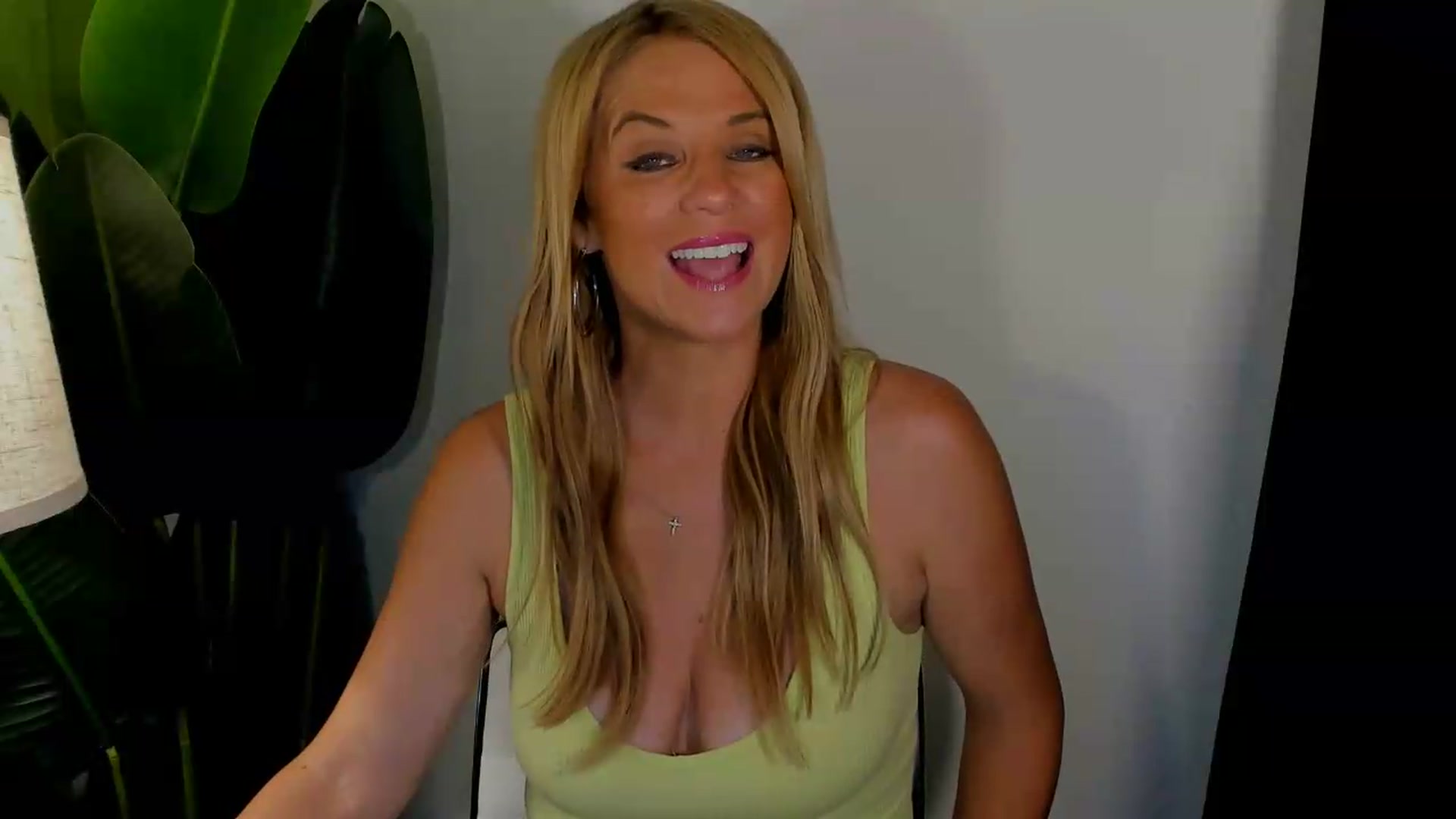Gallery image thumbnail from Sowet4you1's myfreecams stream on, 08/25/2026, 03:34 image 6 of 20
