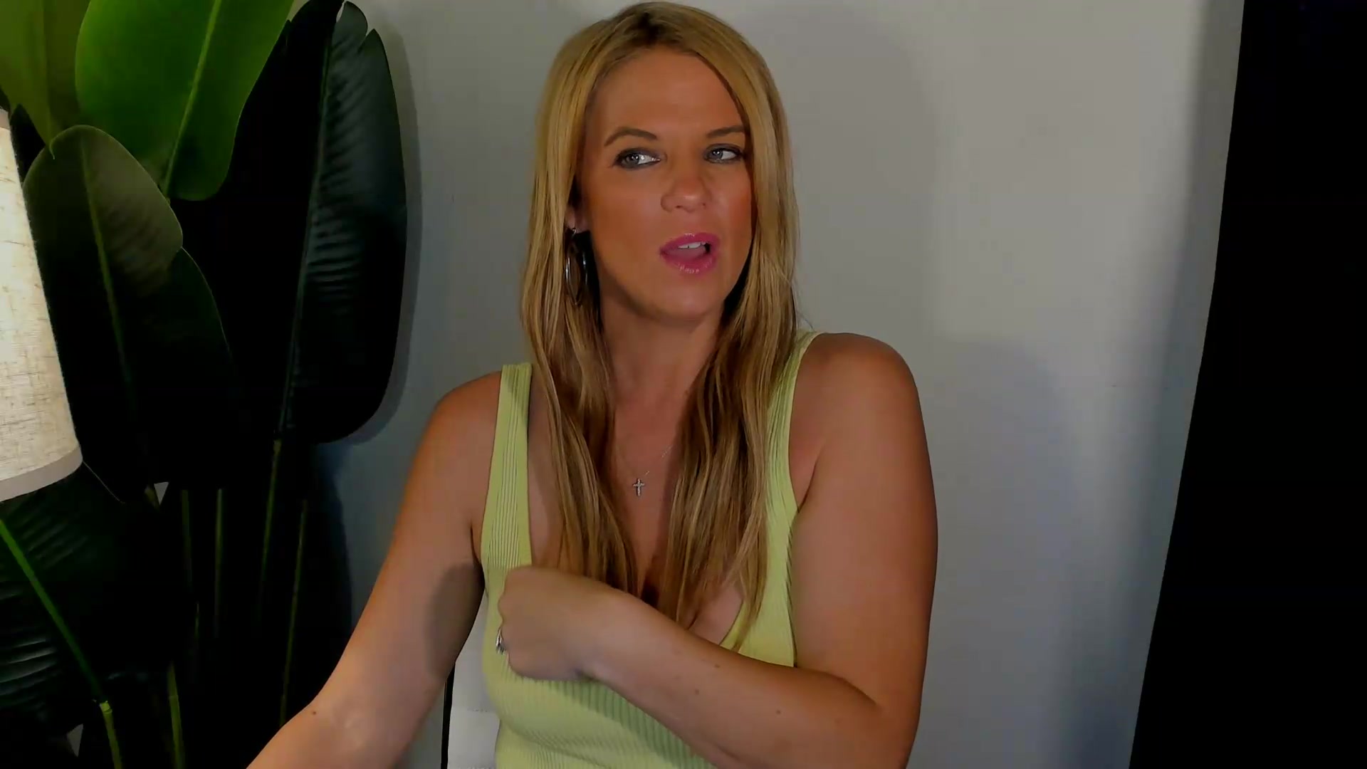 Gallery image thumbnail from Sowet4you1's myfreecams stream on, 08/25/2026, 03:34 image 16 of 20