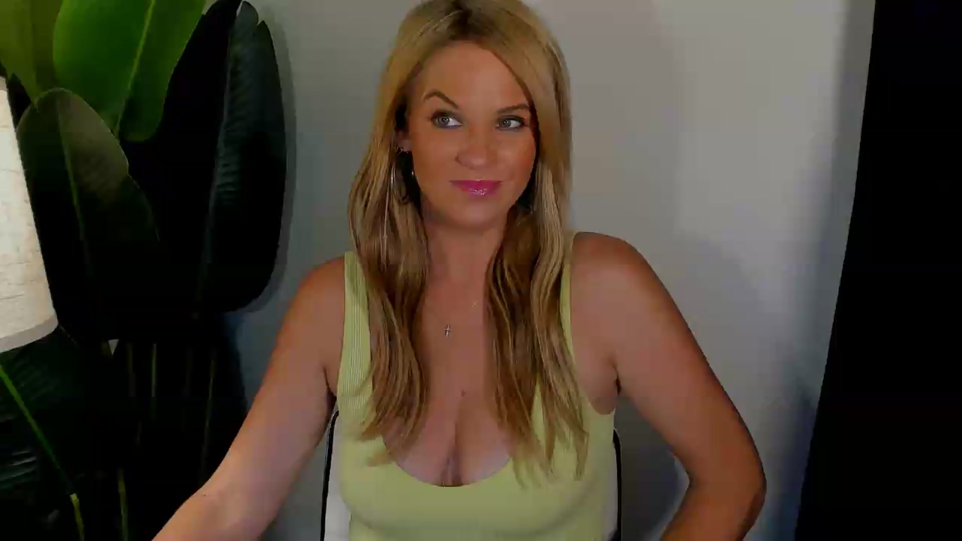 Gallery image thumbnail from Sowet4you1's myfreecams stream on, 08/25/2026, 03:34 image 1 of 20