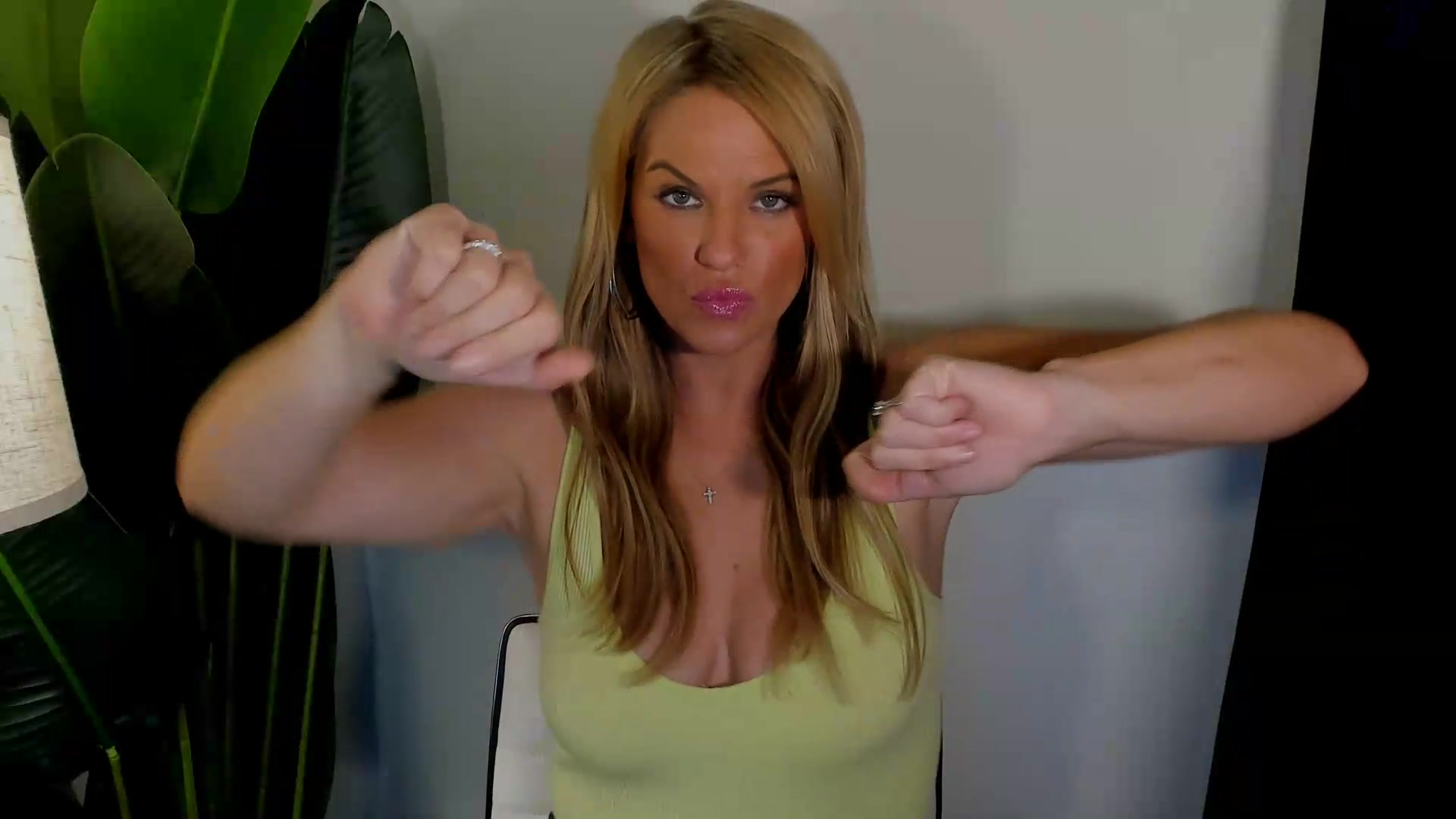 Gallery image thumbnail from Sowet4you1's myfreecams stream on, 08/25/2026, 03:34 image 17 of 20