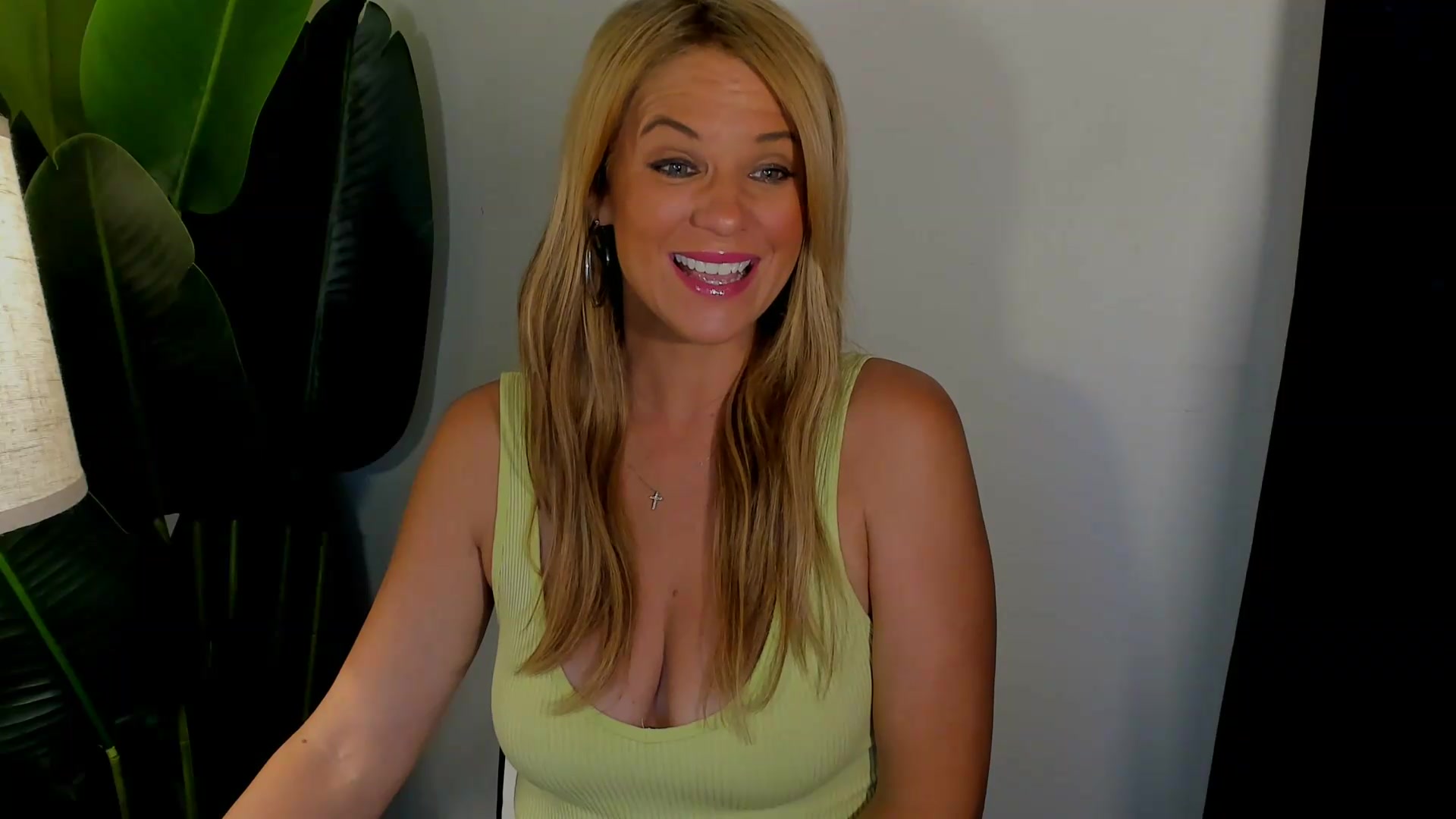 Gallery image thumbnail from Sowet4you1's myfreecams stream on, 08/25/2026, 03:34 image 12 of 20