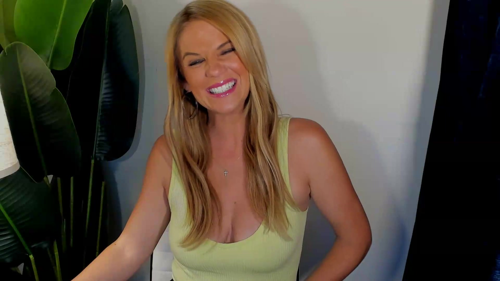 Gallery image thumbnail from Sowet4you1's myfreecams stream on, 08/25/2026, 04:48 image 10 of 20