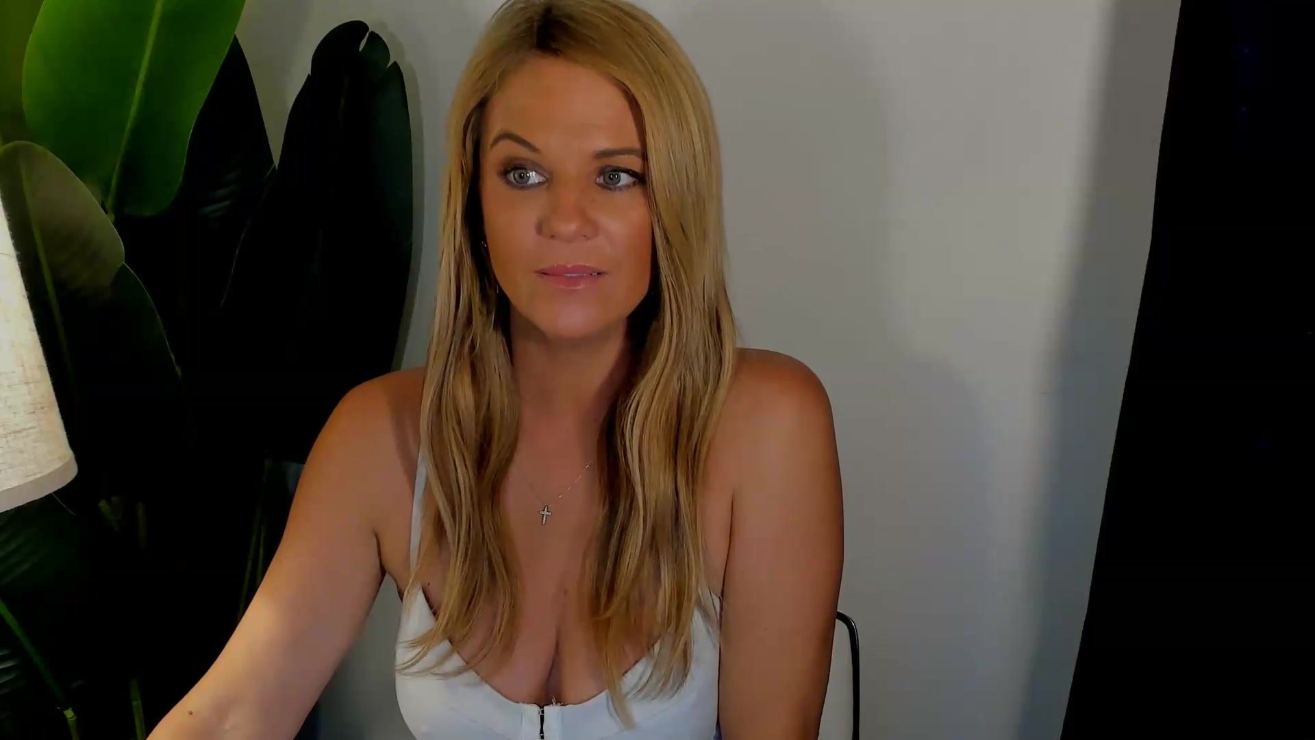 Gallery image thumbnail from Sowet4you1's myfreecams stream on, 08/26/2026, 05:22 image 17 of 20