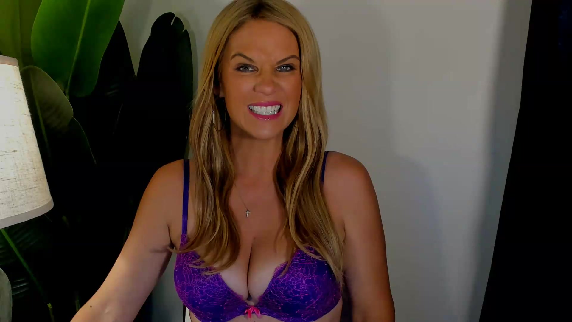 Gallery image thumbnail from Sowet4you1's myfreecams stream on, 08/27/2026, 03:35 image 18 of 20