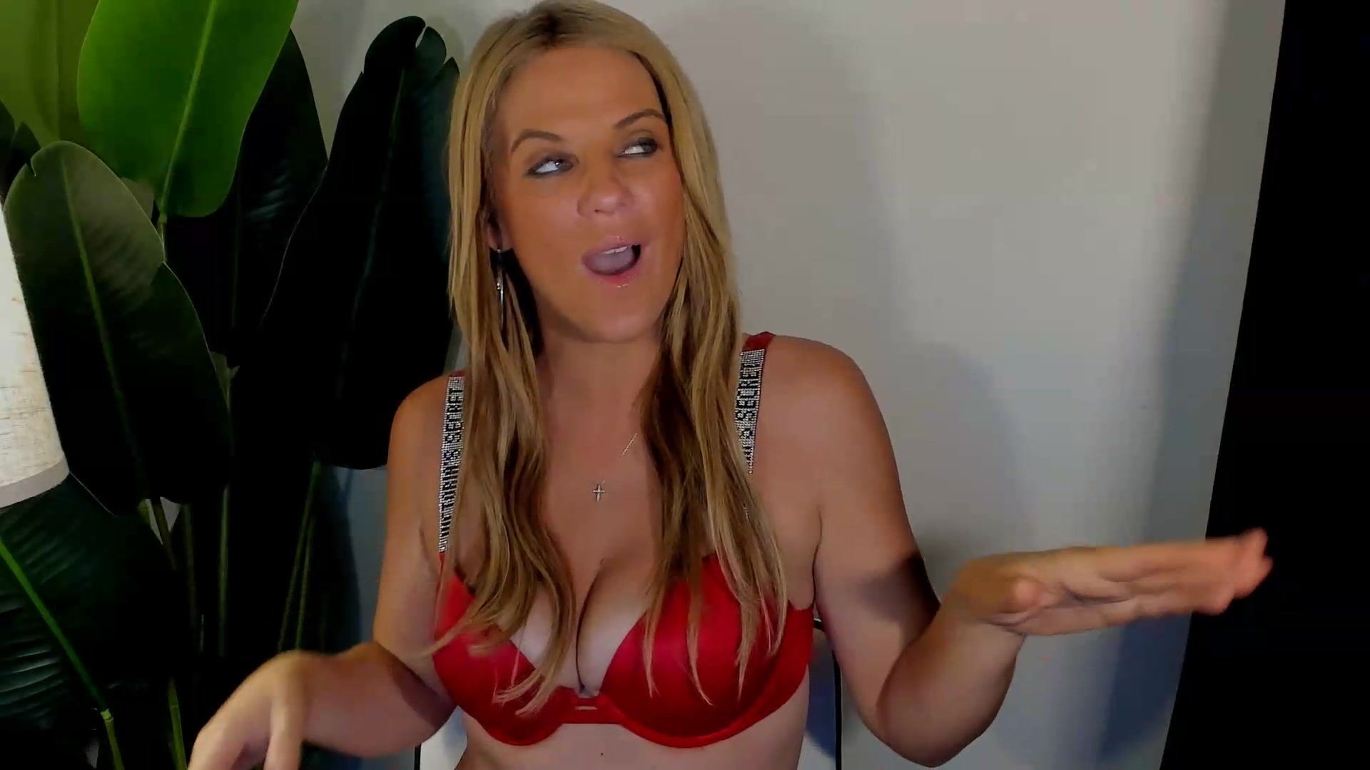 Gallery image thumbnail from Sowet4you1's myfreecams stream on, 08/28/2026, 04:13 image 7 of 20