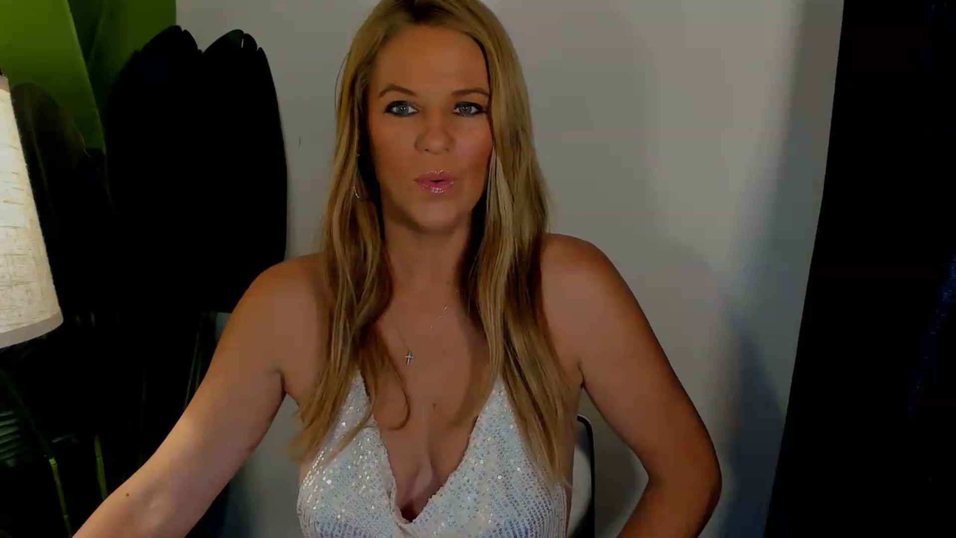 Gallery image thumbnail from Sowet4you1's myfreecams stream on, 08/29/2026, 01:48 image 18 of 20
