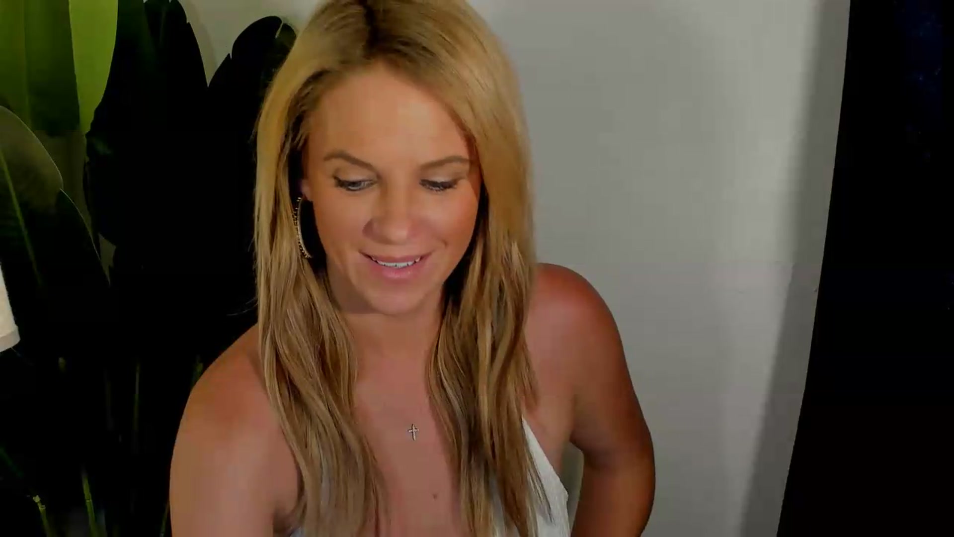 Gallery image thumbnail from Sowet4you1's myfreecams stream on, 09/17/2026, 03:57 image 3 of 20