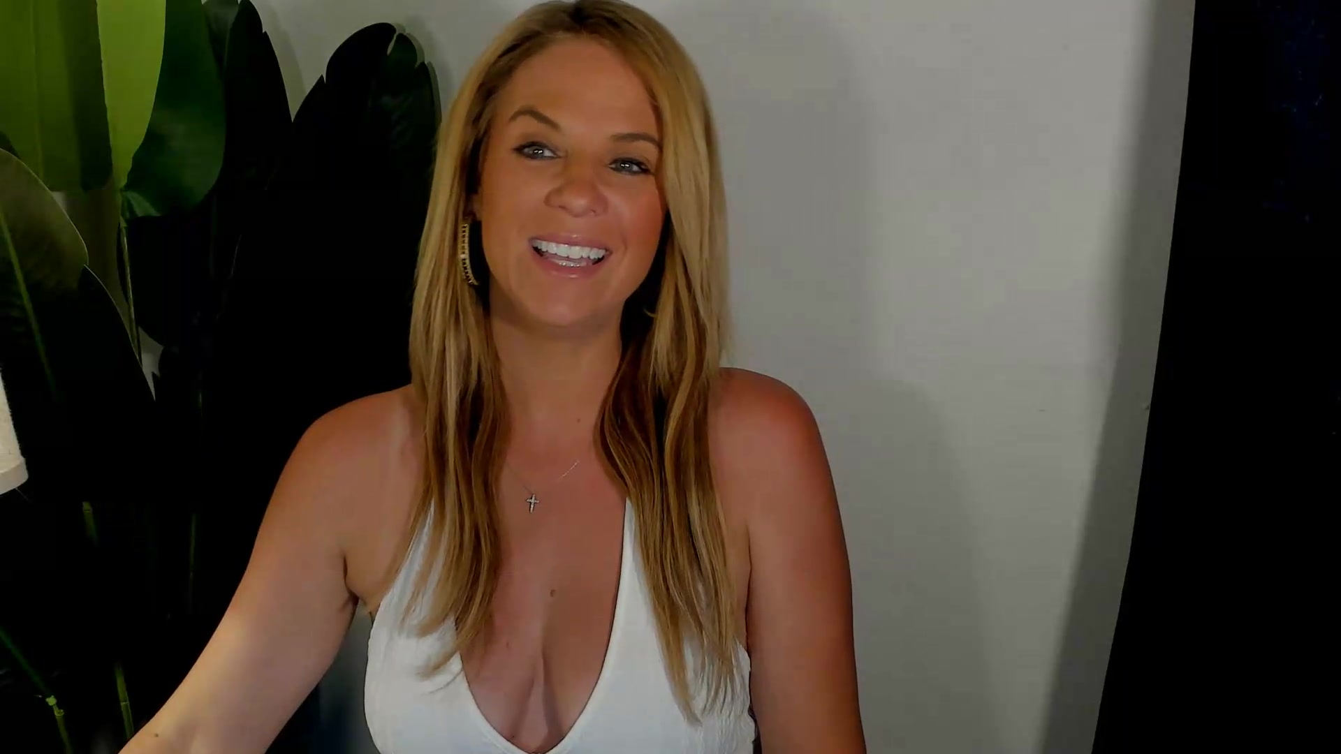 Gallery image thumbnail from Sowet4you1's myfreecams stream on, 09/17/2026, 03:57 image 13 of 20