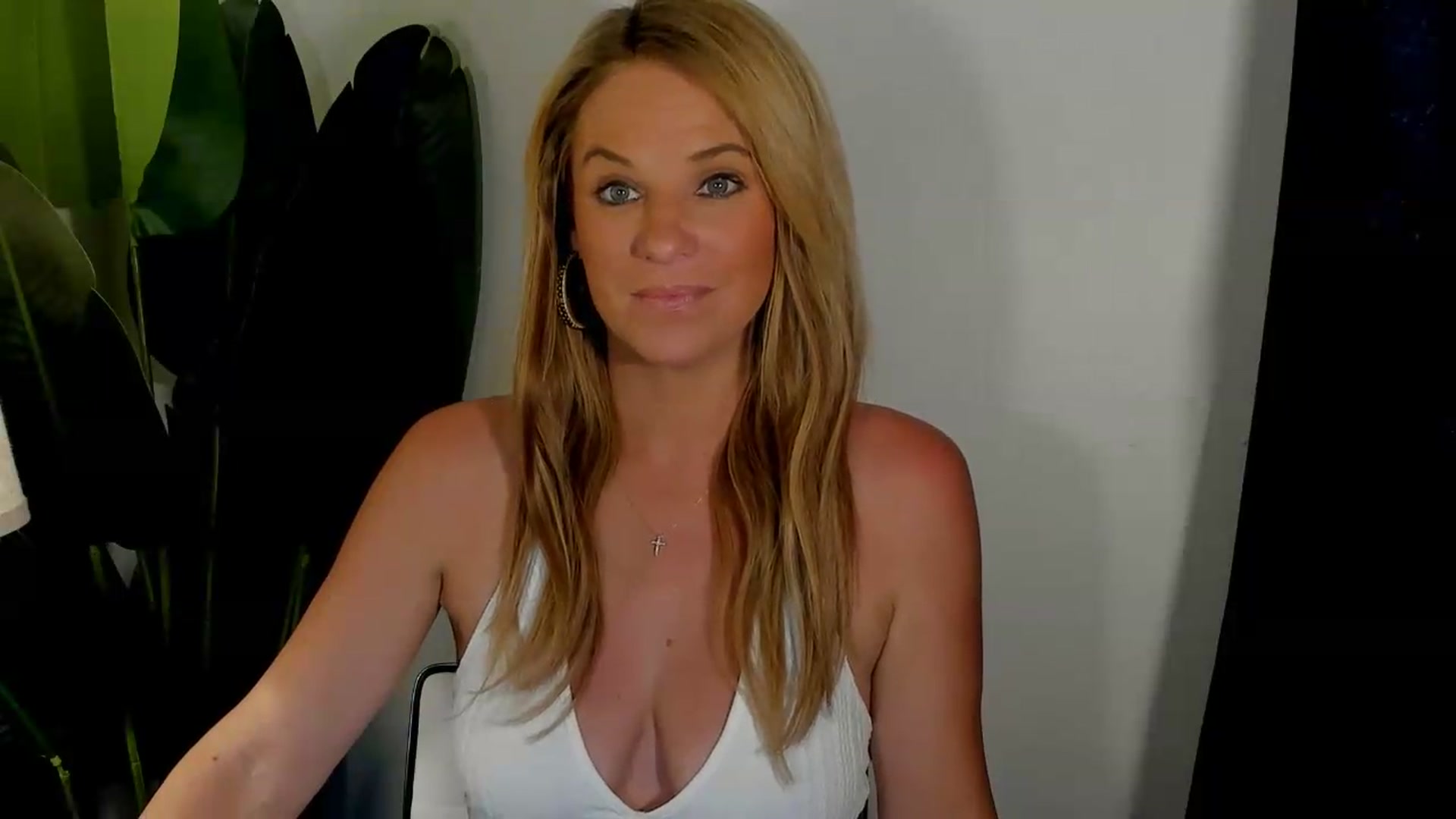 Gallery image thumbnail from Sowet4you1's myfreecams stream on, 09/17/2026, 03:57 image 6 of 20