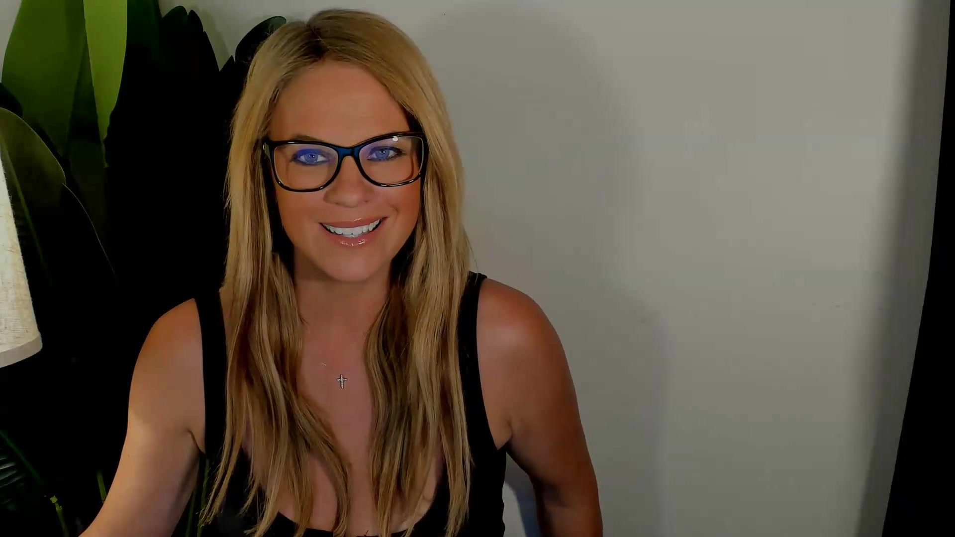 Gallery image thumbnail from Sowet4you1's myfreecams stream on, 09/18/2026, 04:34 image 14 of 20
