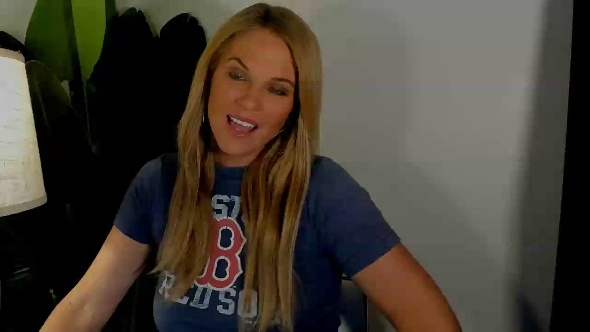 Gallery image thumbnail from Sowet4you1's myfreecams stream on, 09/19/2026, 01:43 image 1 of 20