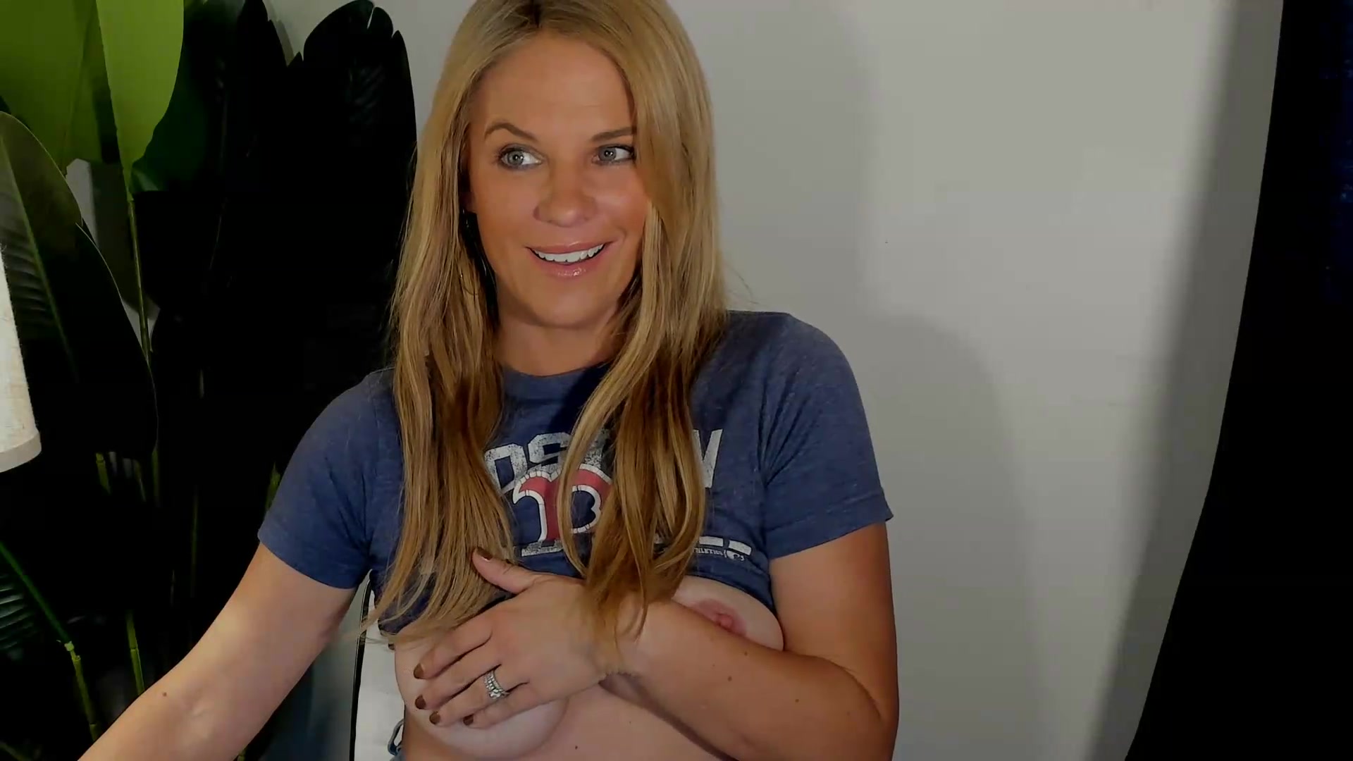 Gallery image thumbnail from Sowet4you1's myfreecams stream on, 09/19/2026, 05:11 image 2 of 20