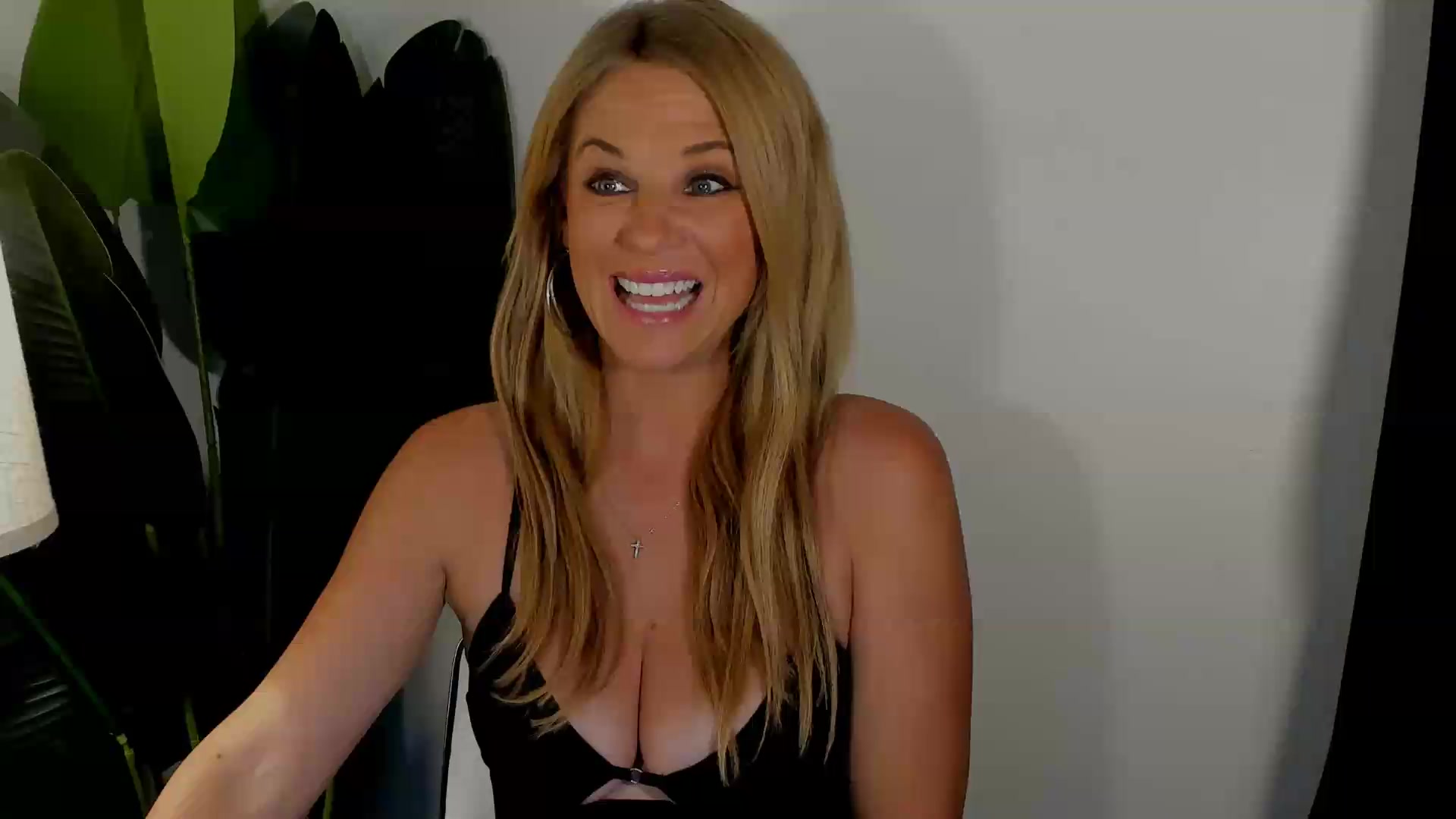 Gallery image thumbnail from Sowet4you1's myfreecams stream on, 09/25/2026, 02:45 image 8 of 20
