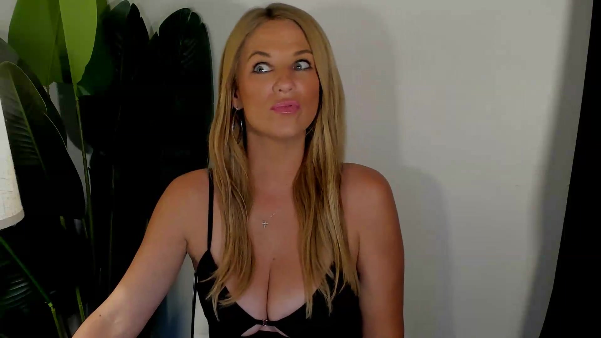 Gallery image thumbnail from Sowet4you1's myfreecams stream on, 09/25/2026, 05:26 image 8 of 20