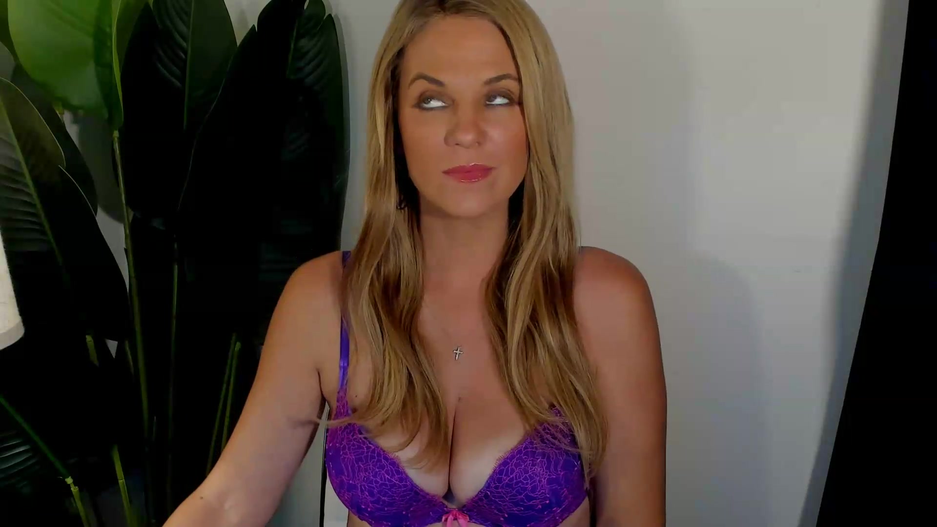 Gallery image thumbnail from Sowet4you1's myfreecams stream on, 09/30/2026, 01:31 image 4 of 20