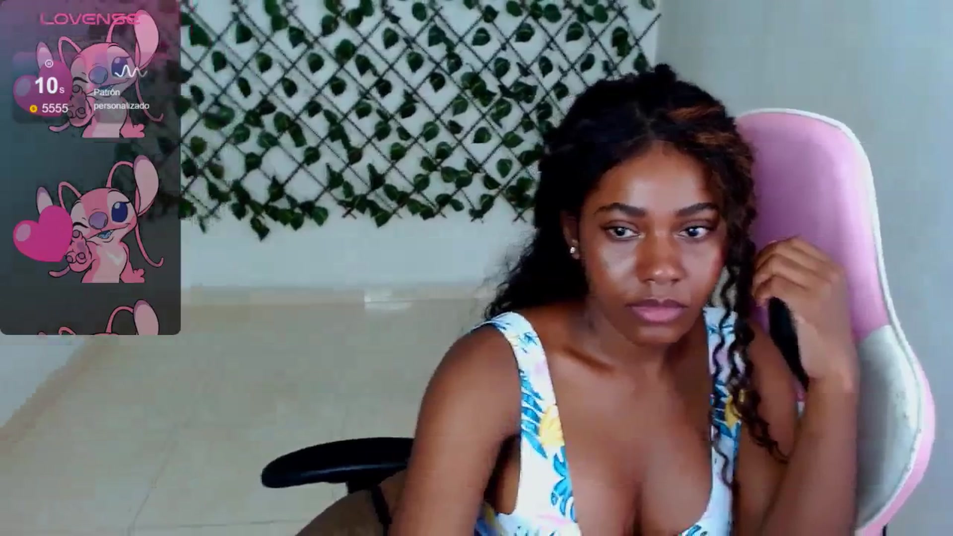 Gallery image thumbnail from Soy_Keta's myfreecams stream on, 06/03/2024, 02:51 image 12 of 20