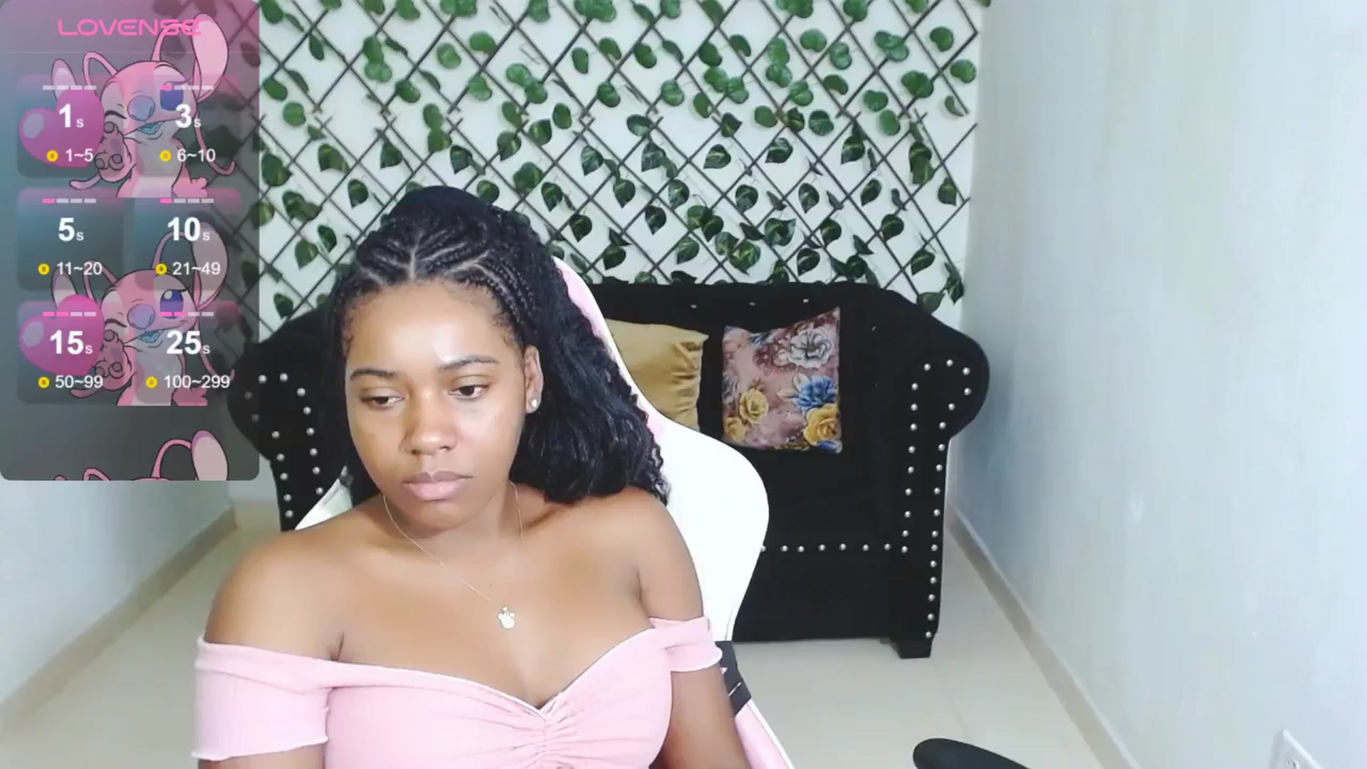 Gallery image thumbnail from Soy_Keta's myfreecams stream on, 07/05/2024, 24:27 image 17 of 20