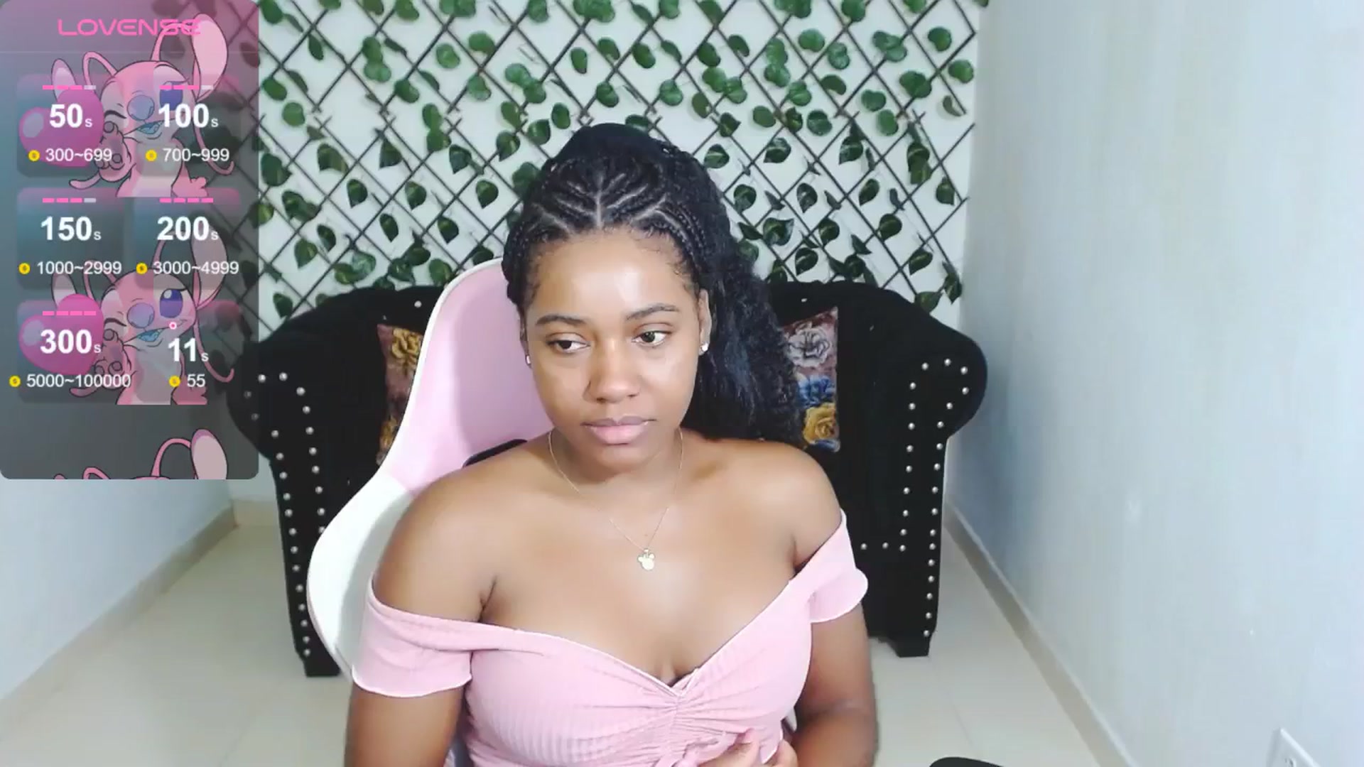 Gallery image thumbnail from Soy_Keta's myfreecams stream on, 07/05/2024, 24:27 image 5 of 20