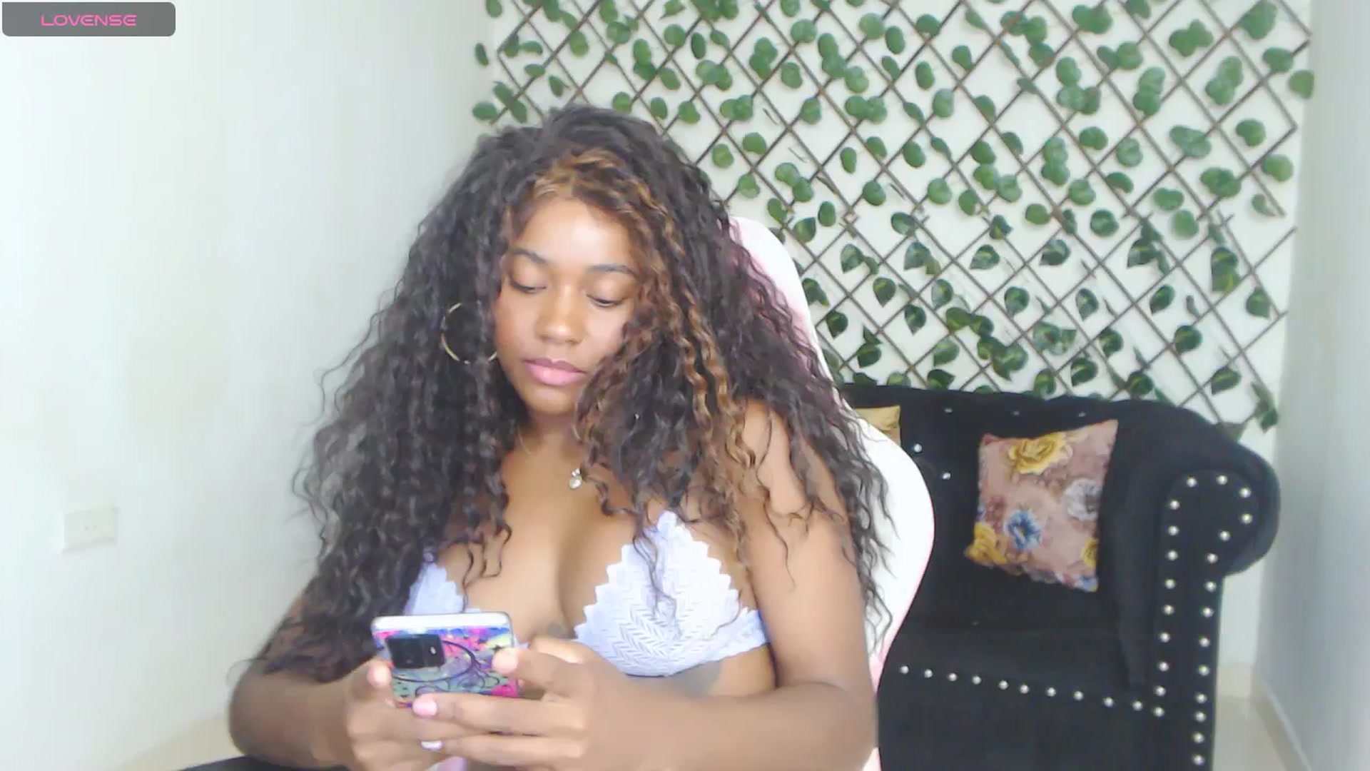 Gallery image thumbnail from Soy_Keta's myfreecams stream on, 07/11/2024, 24:05 image 12 of 20
