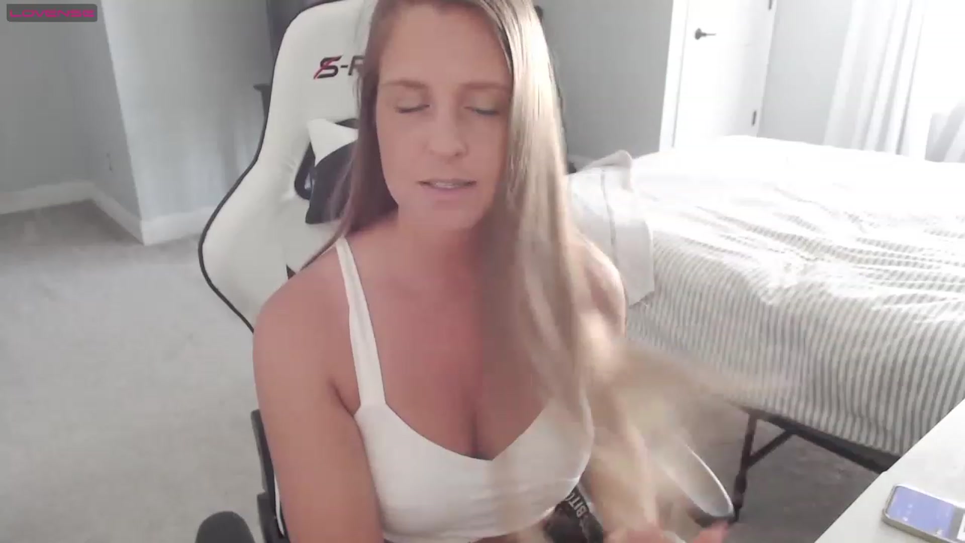 Gallery image thumbnail from Soybean92's myfreecams stream on, 05/25/2023, 16:24 image 8 of 20
