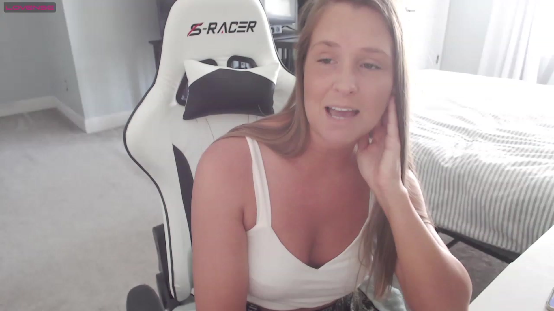 Gallery image thumbnail from Soybean92's myfreecams stream on, 05/25/2023, 16:24 image 2 of 20