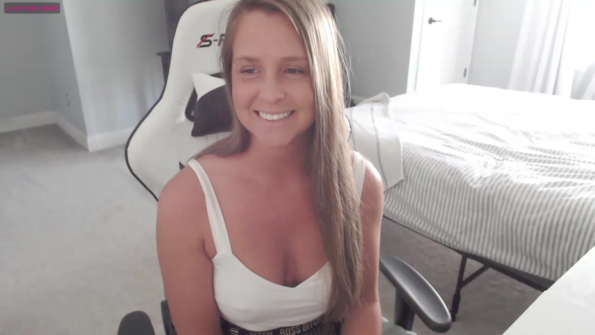 Gallery image thumbnail from Soybean92's myfreecams stream on, 05/25/2023, 16:24 image 6 of 20