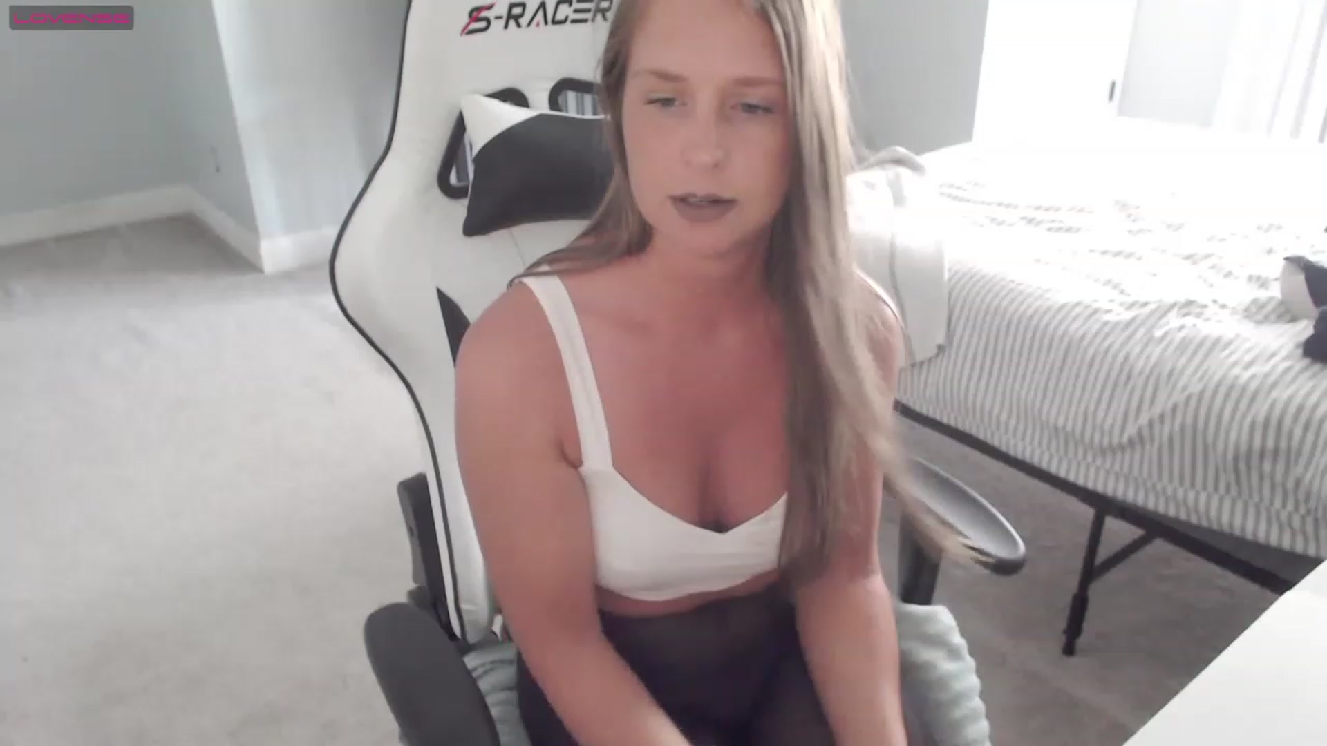 Gallery image thumbnail from Soybean92's myfreecams stream on, 05/25/2023, 18:33 image 17 of 20