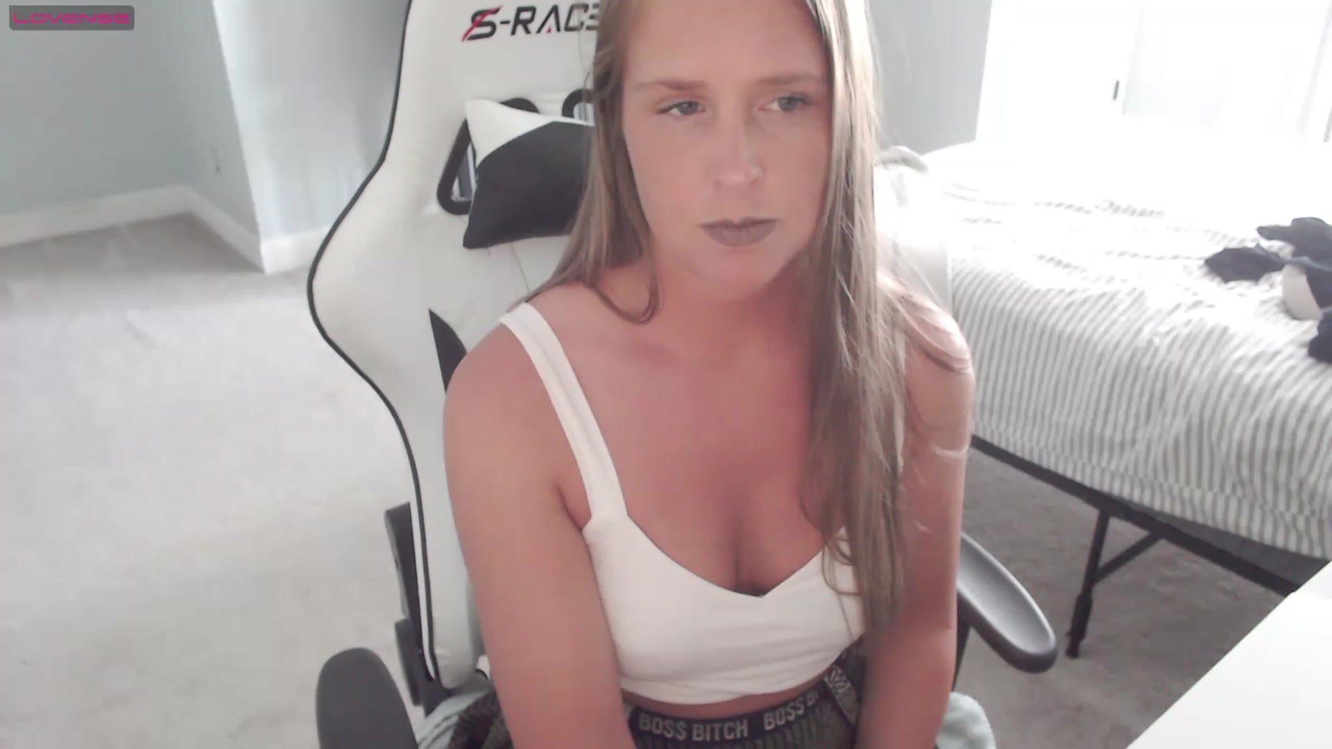 Gallery image thumbnail from Soybean92's myfreecams stream on, 05/25/2023, 19:18 image 6 of 20