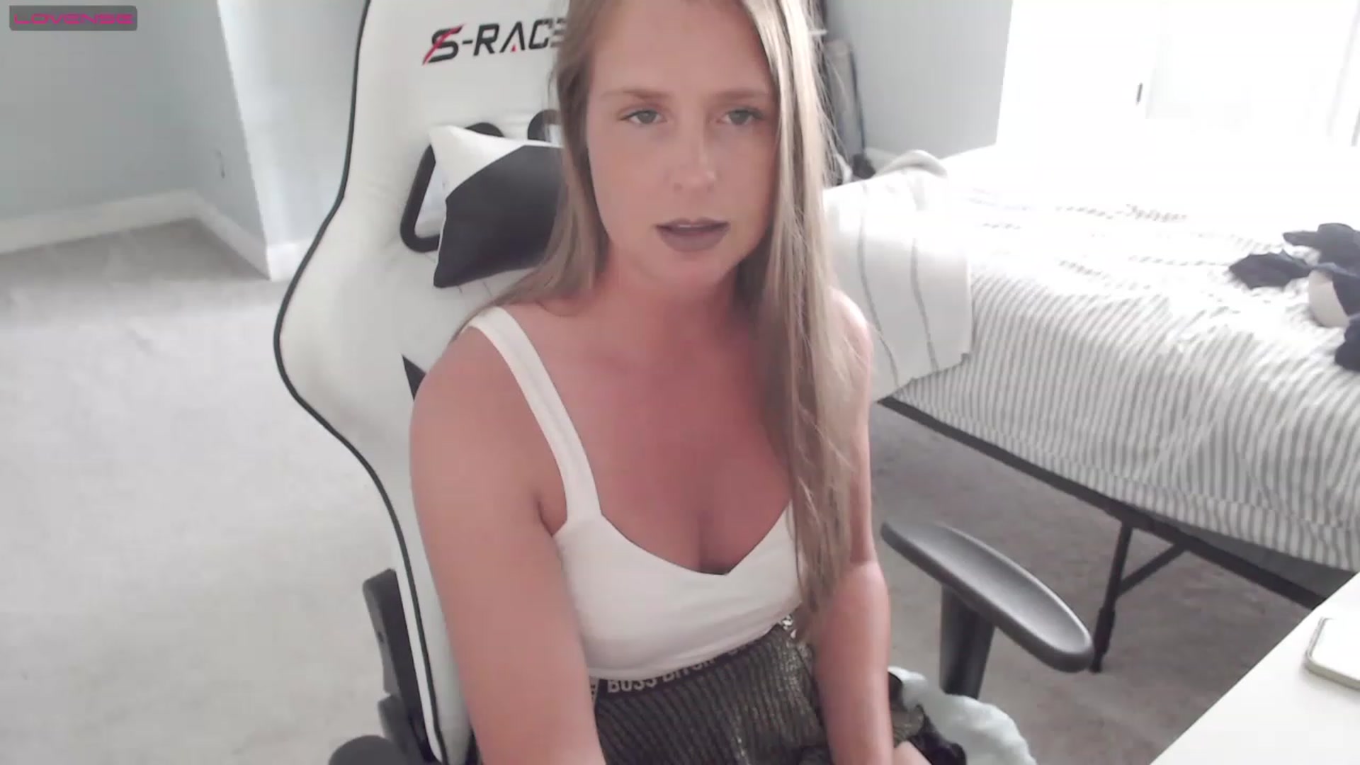 Gallery image thumbnail from Soybean92's myfreecams stream on, 05/25/2023, 19:18 image 14 of 20