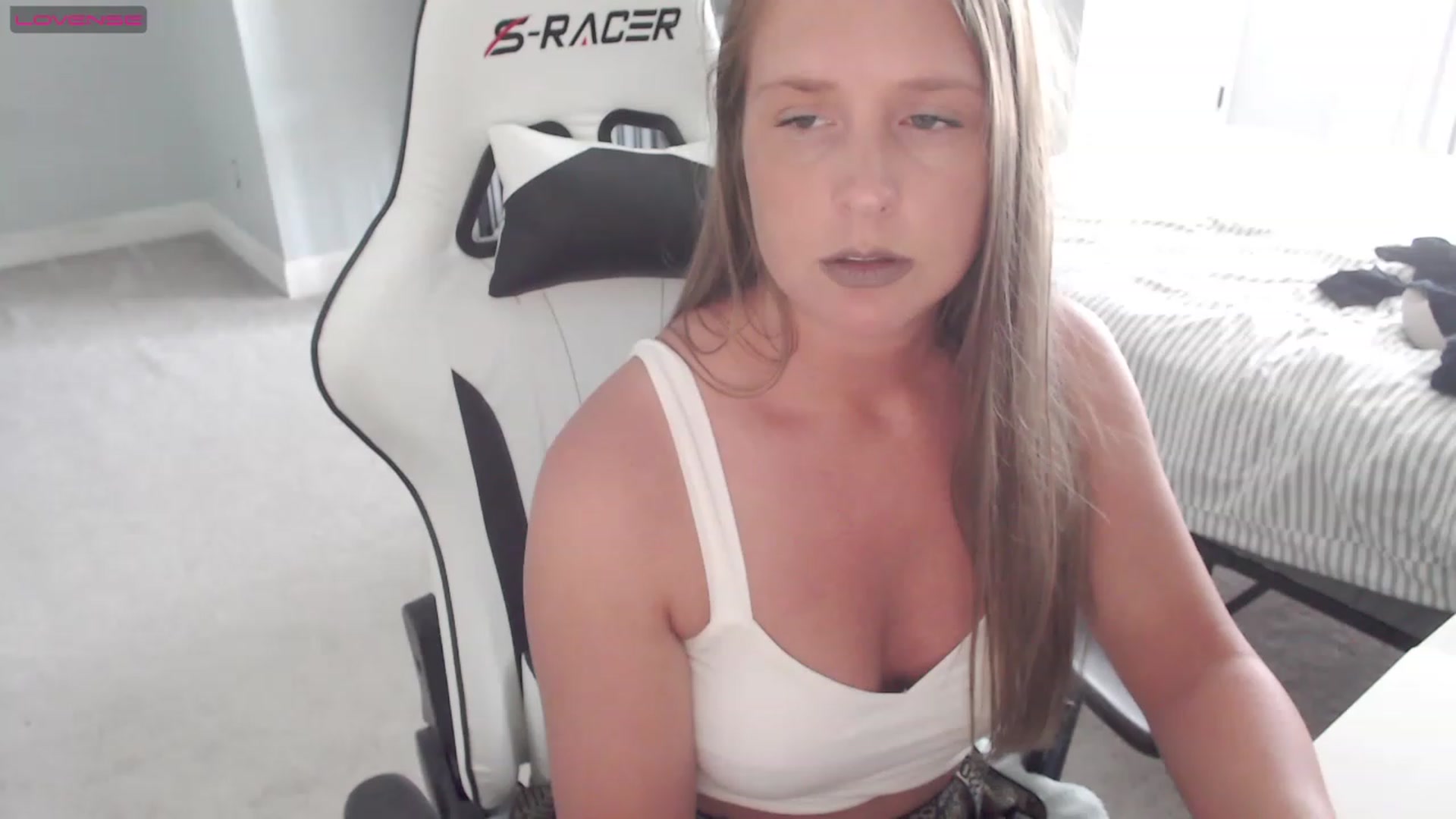 Gallery image thumbnail from Soybean92's myfreecams stream on, 05/25/2023, 19:18 image 8 of 20
