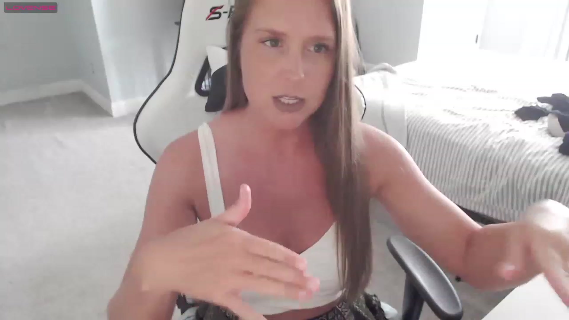 Gallery image thumbnail from Soybean92's myfreecams stream on, 05/25/2023, 19:18 image 11 of 20