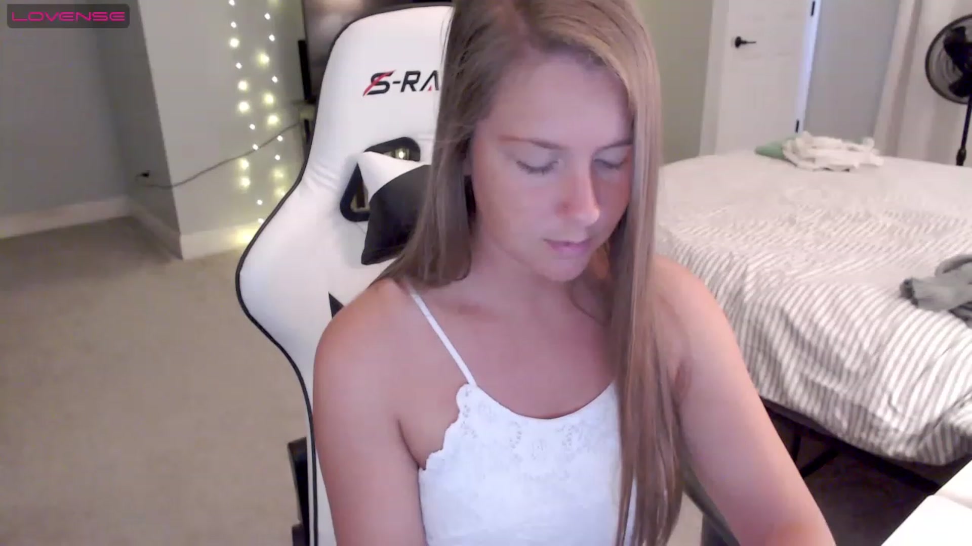 Gallery image thumbnail from Soybean92's myfreecams stream on, 06/05/2023, 18:06 image 6 of 20