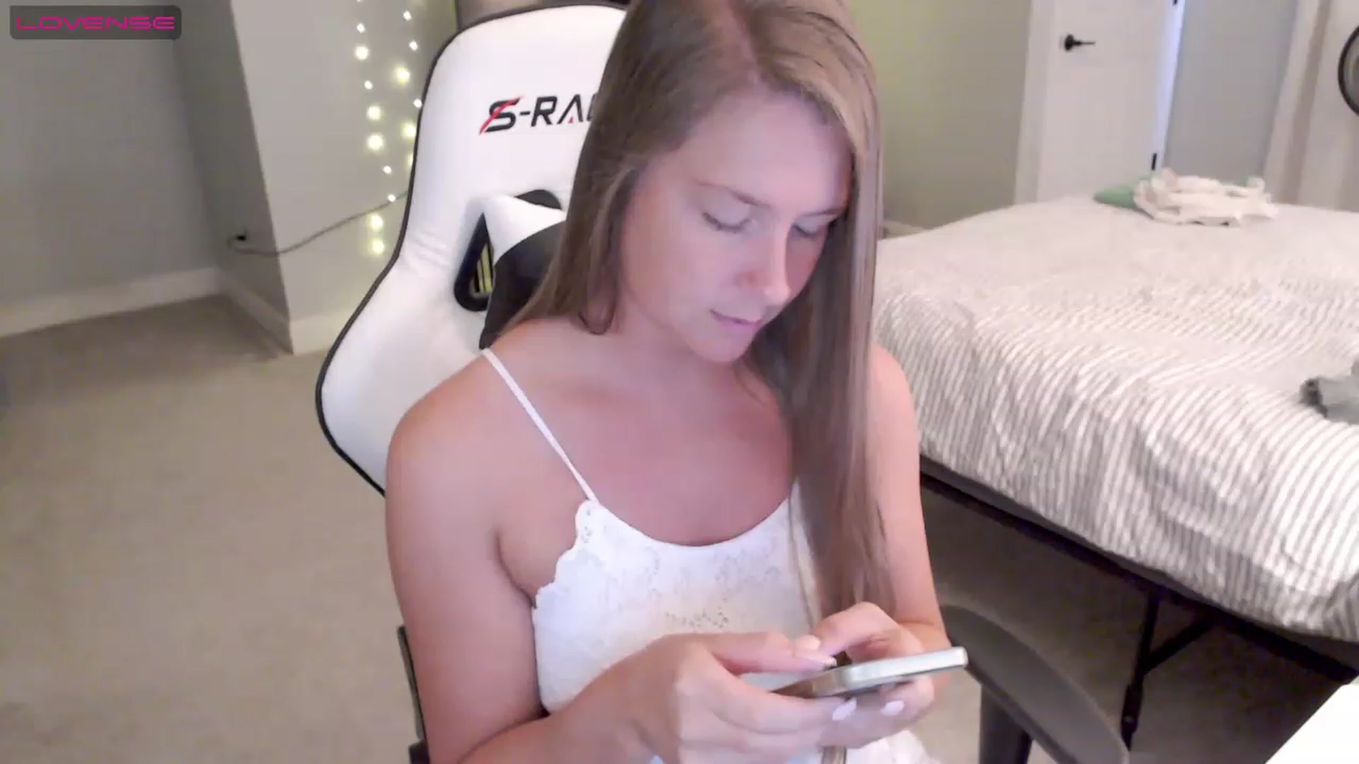 Gallery image thumbnail from Soybean92's myfreecams stream on, 06/05/2023, 18:06 image 17 of 20