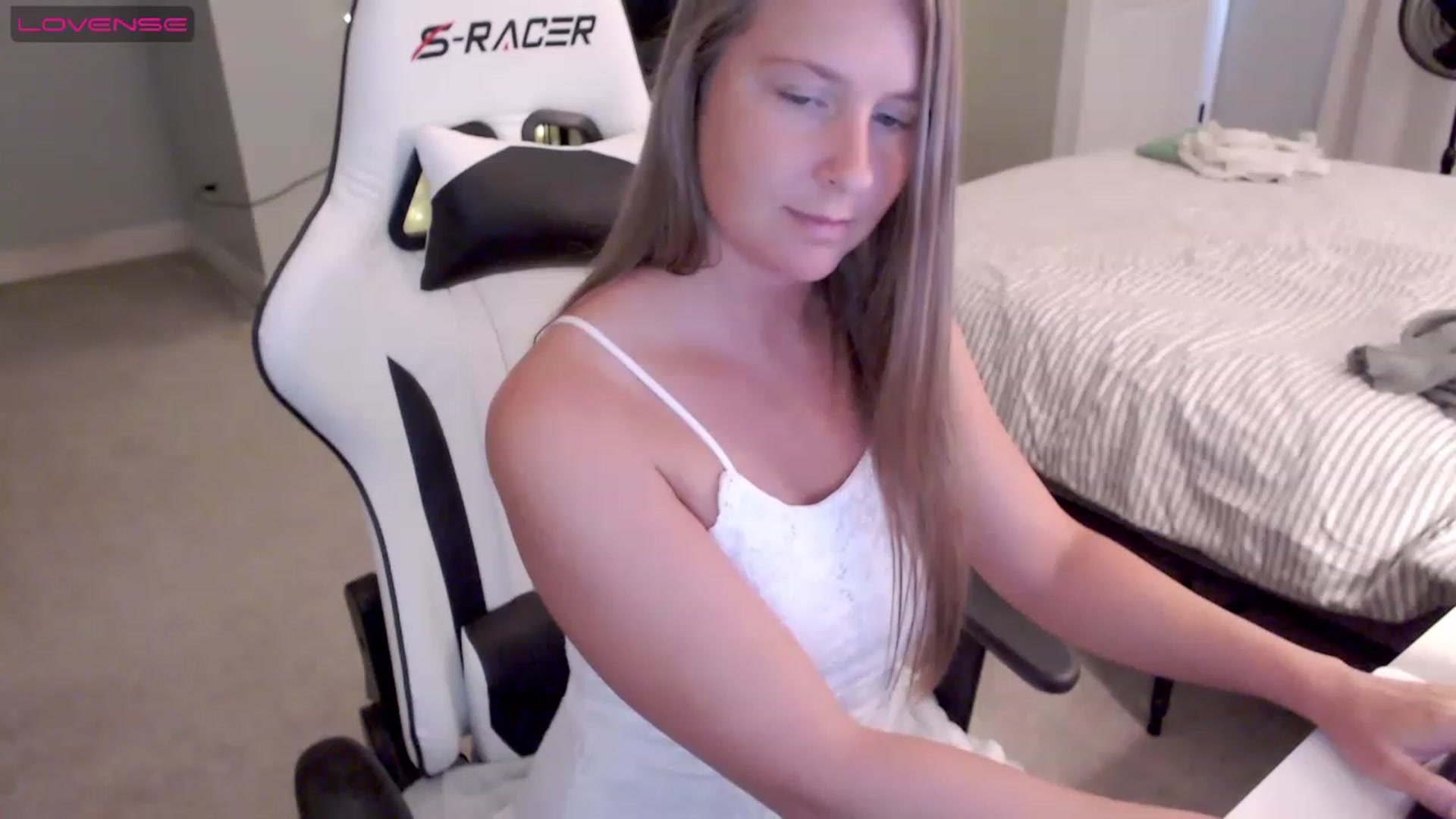 Gallery image thumbnail from Soybean92's myfreecams stream on, 06/05/2023, 19:11 image 16 of 20