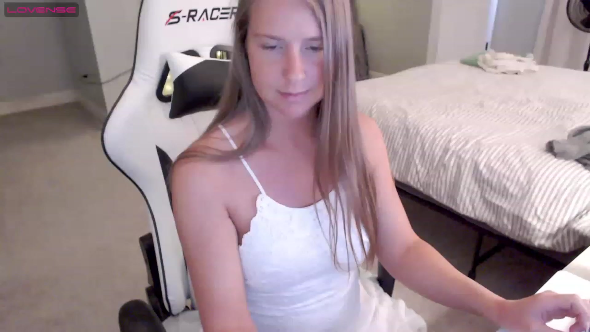 Gallery image thumbnail from Soybean92's myfreecams stream on, 06/05/2023, 19:11 image 15 of 20