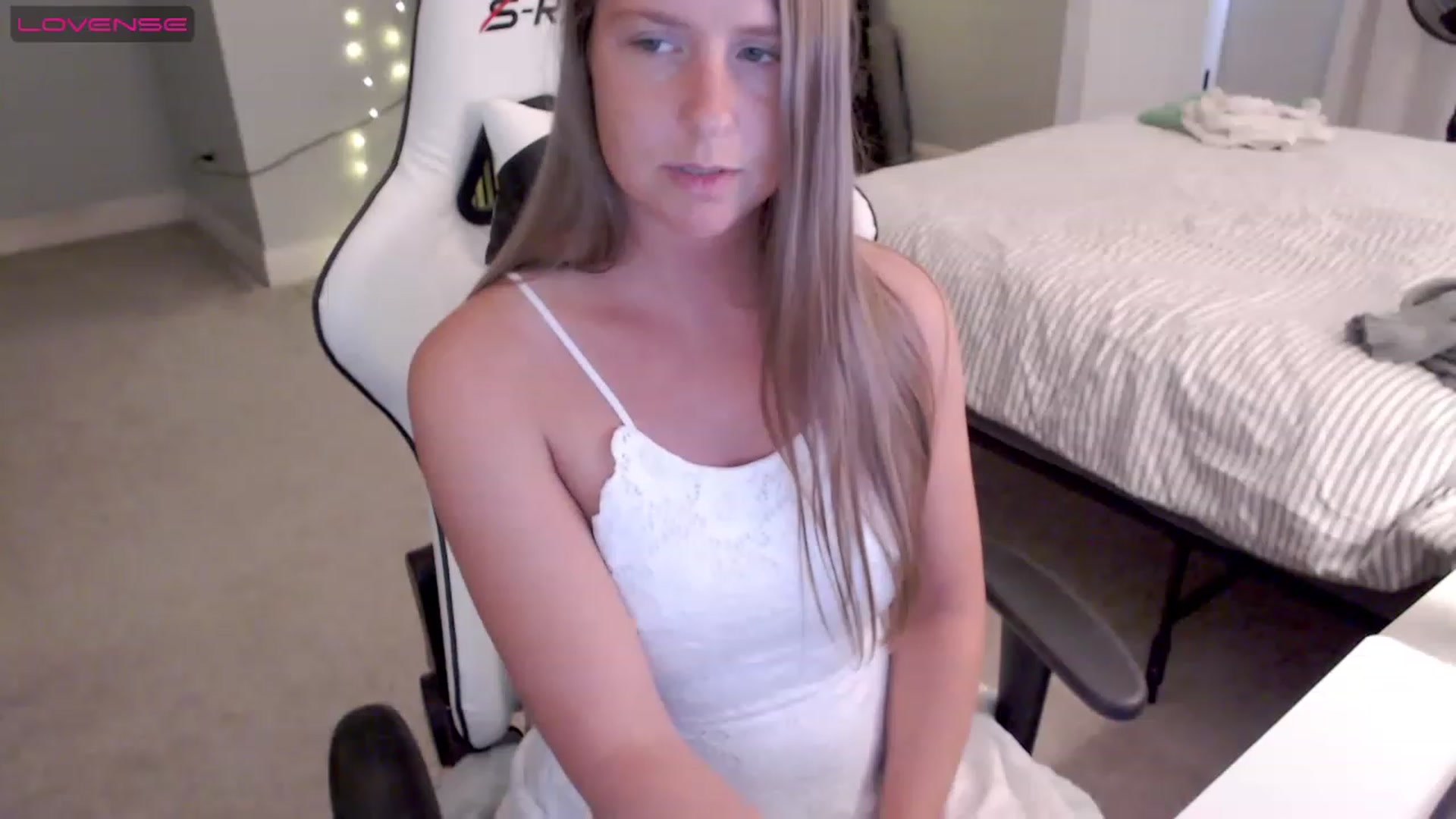 Gallery image thumbnail from Soybean92's myfreecams stream on, 06/05/2023, 19:11 image 20 of 20