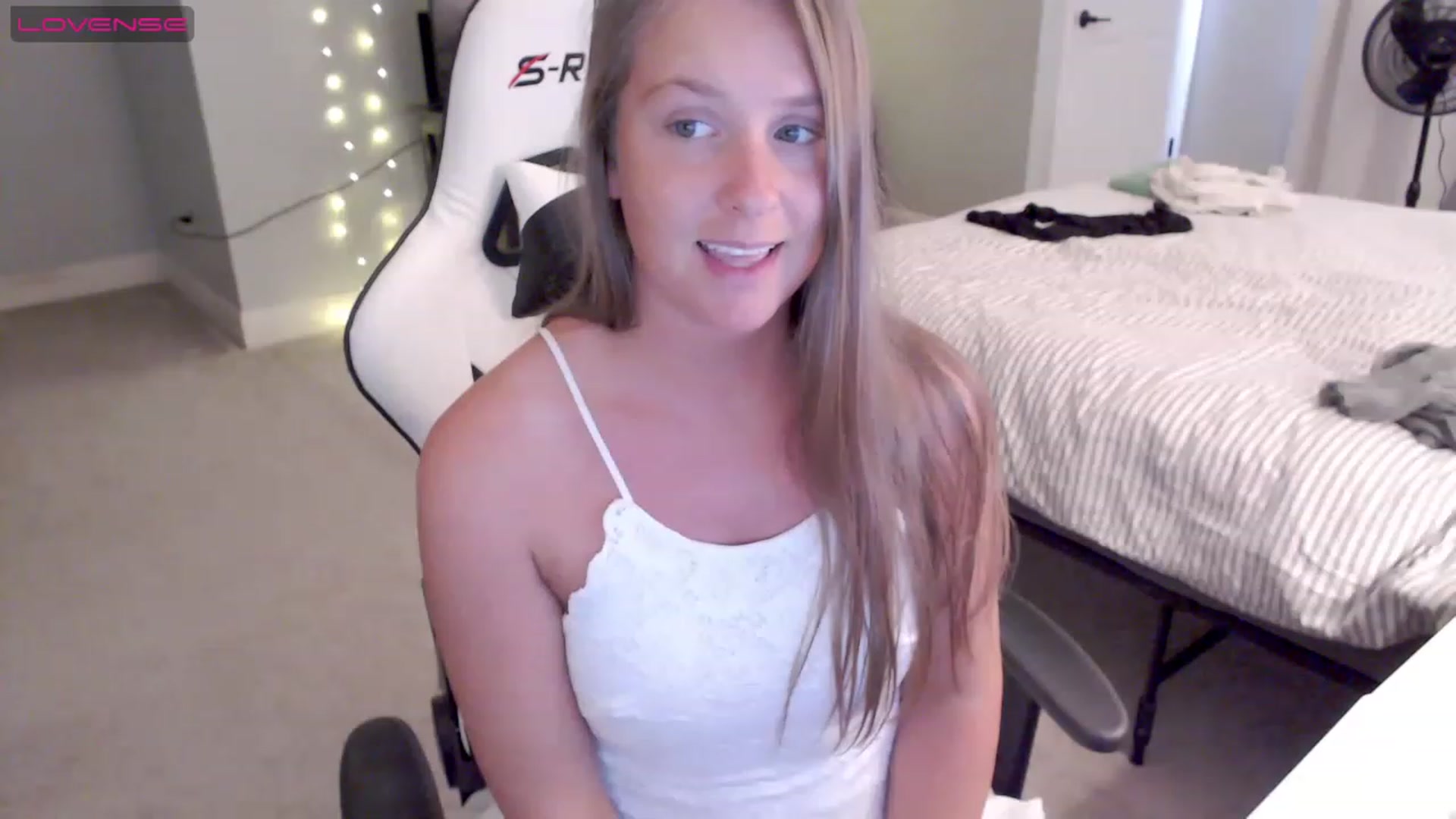 Gallery image thumbnail from Soybean92's myfreecams stream on, 06/05/2023, 21:08 image 19 of 20