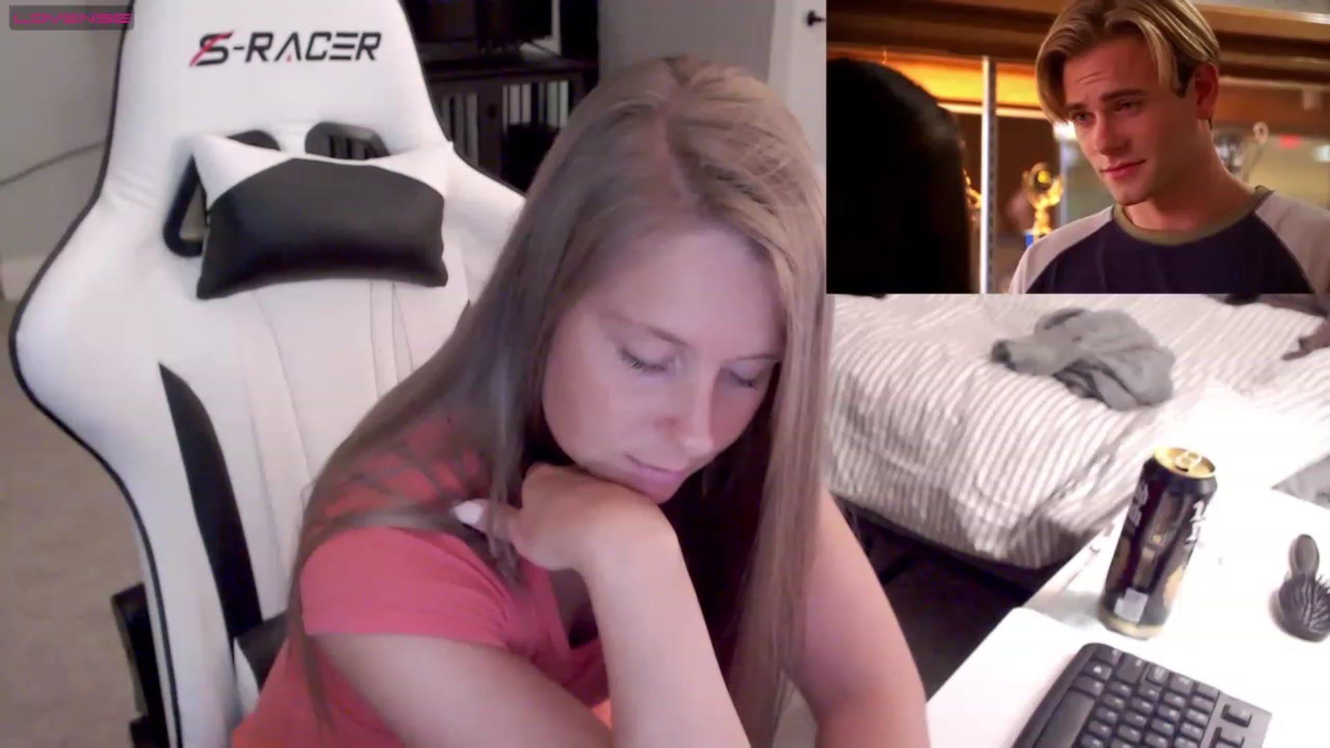 Gallery image thumbnail from Soybean92's myfreecams stream on, 06/06/2023, 04:01 image 16 of 20