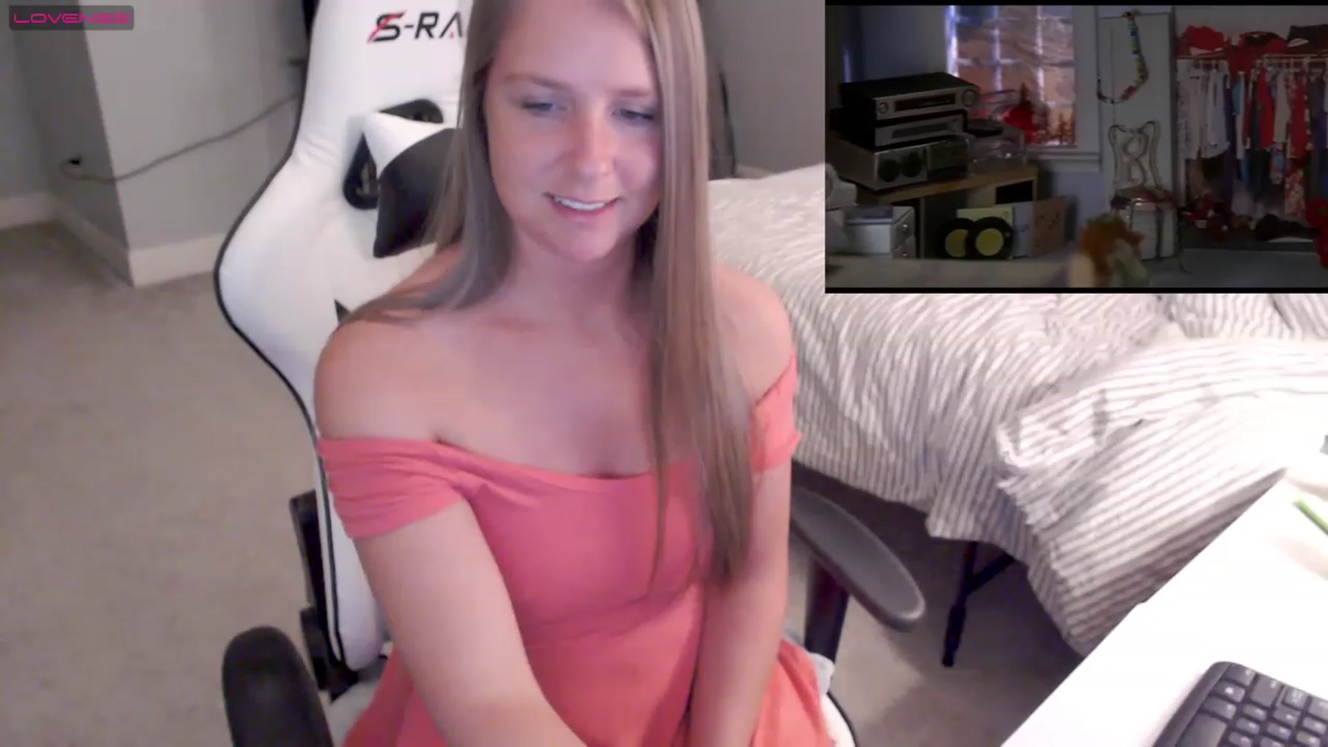 Gallery image thumbnail from Soybean92's myfreecams stream on, 06/06/2023, 18:32 image 8 of 20