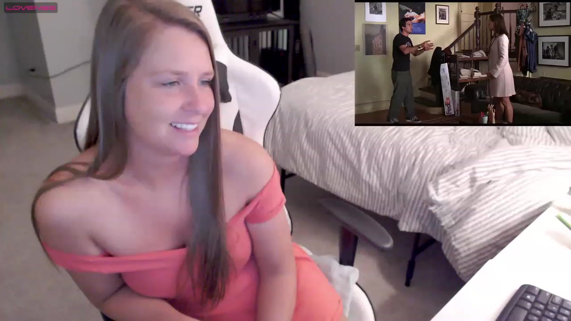 Gallery image thumbnail from Soybean92's myfreecams stream on, 06/06/2023, 18:32 image 15 of 20