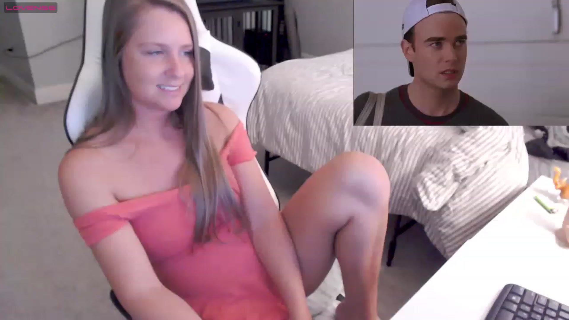 Gallery image thumbnail from Soybean92's myfreecams stream on, 06/06/2023, 20:48 image 14 of 20
