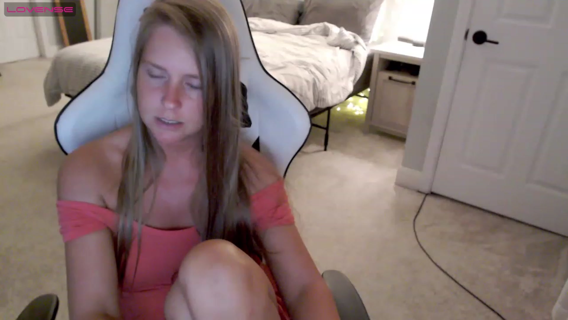 Gallery image thumbnail from Soybean92's myfreecams stream on, 06/12/2023, 04:36 image 10 of 20