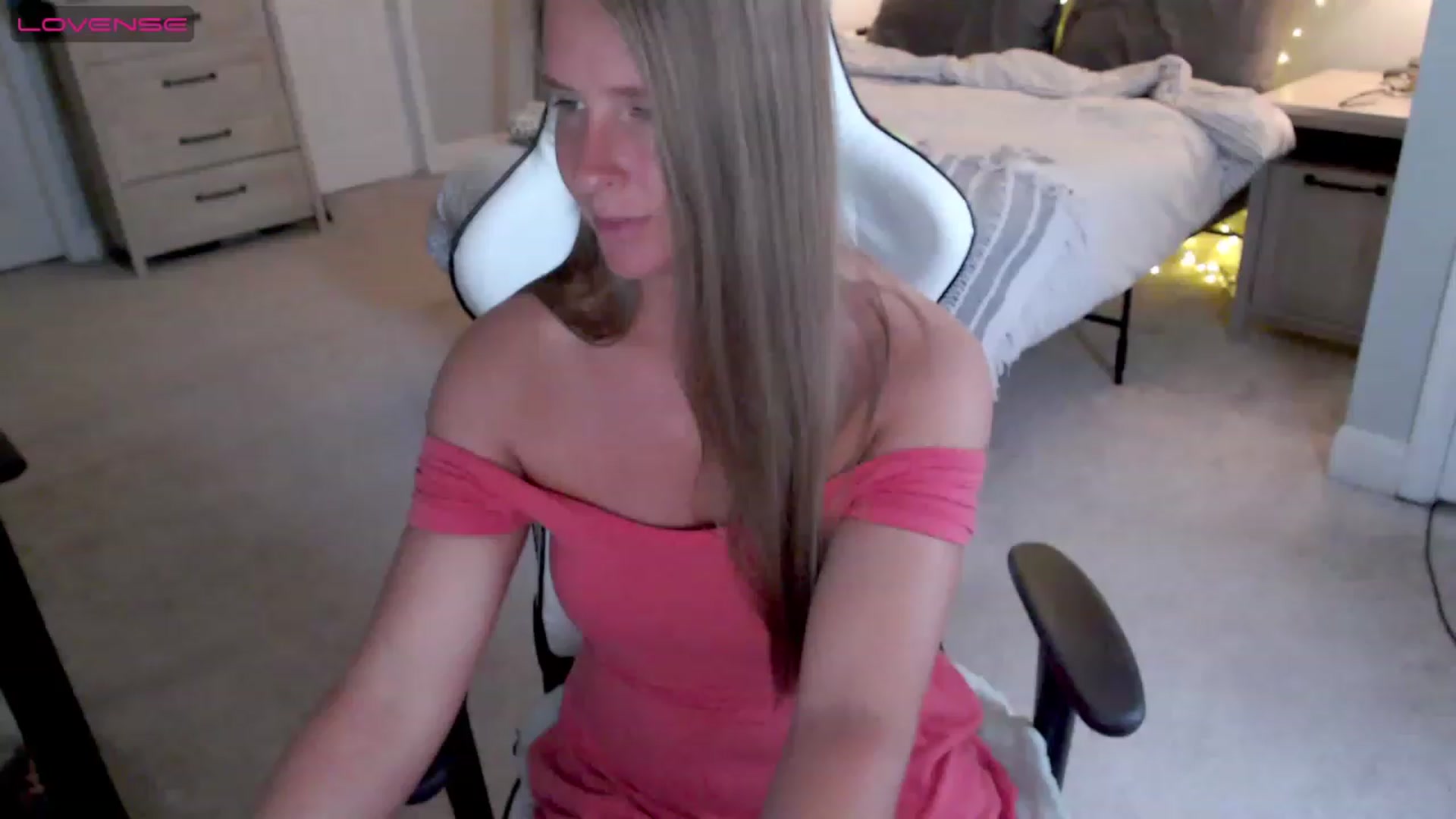 Gallery image thumbnail from Soybean92's myfreecams stream on, 06/19/2023, 18:11 image 1 of 20