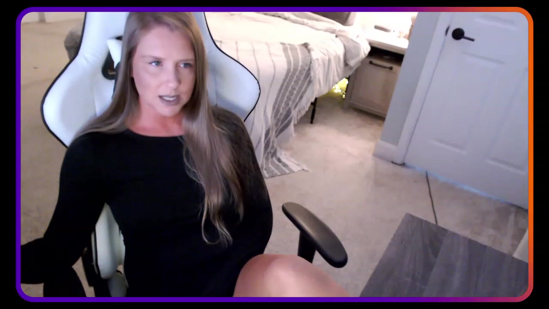 Gallery image thumbnail from Soybean92's myfreecams stream on, 06/20/2023, 19:36 image 9 of 20
