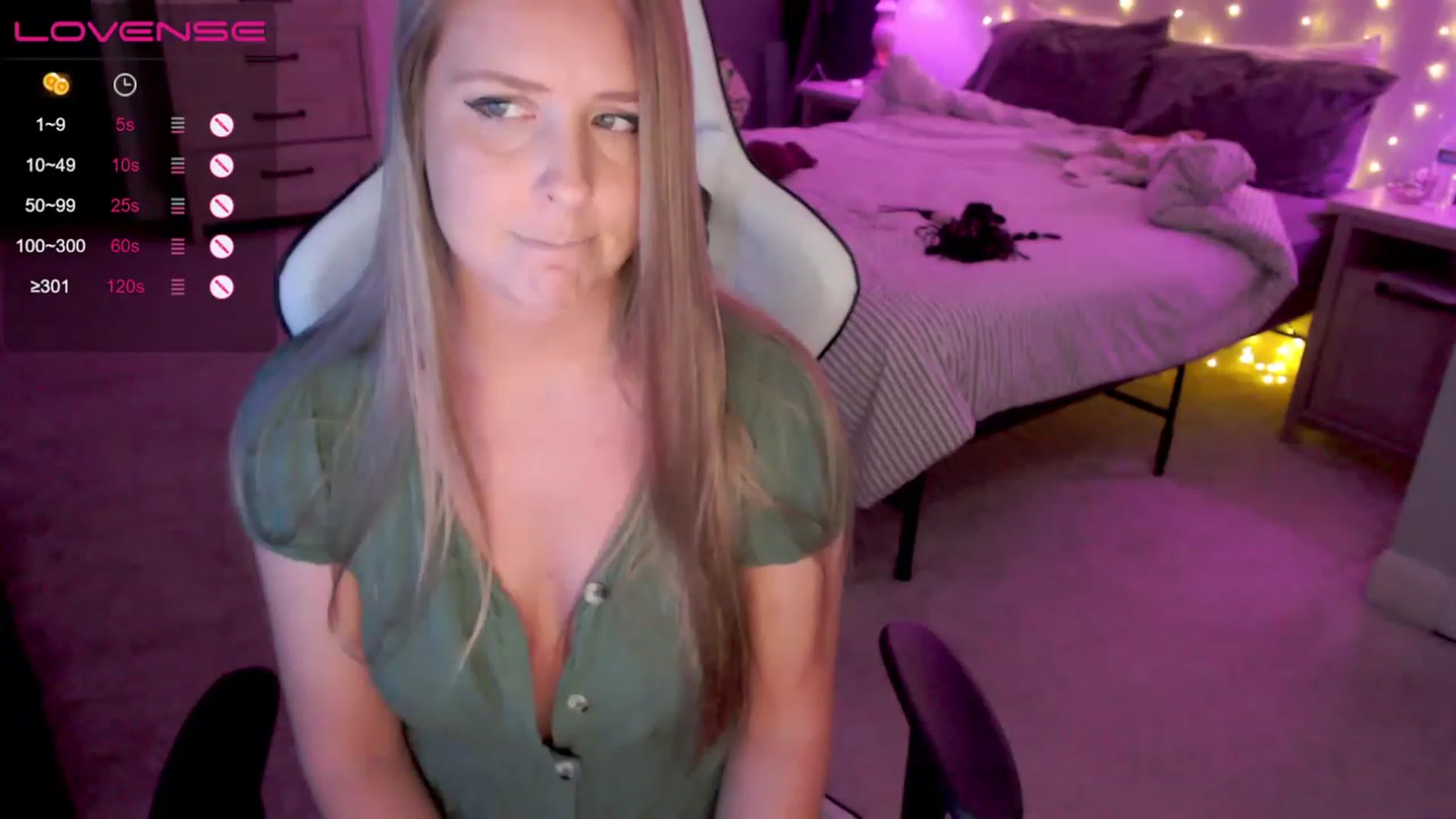 Gallery image thumbnail from Soybean92's myfreecams stream on, 07/17/2023, 17:03 image 16 of 20
