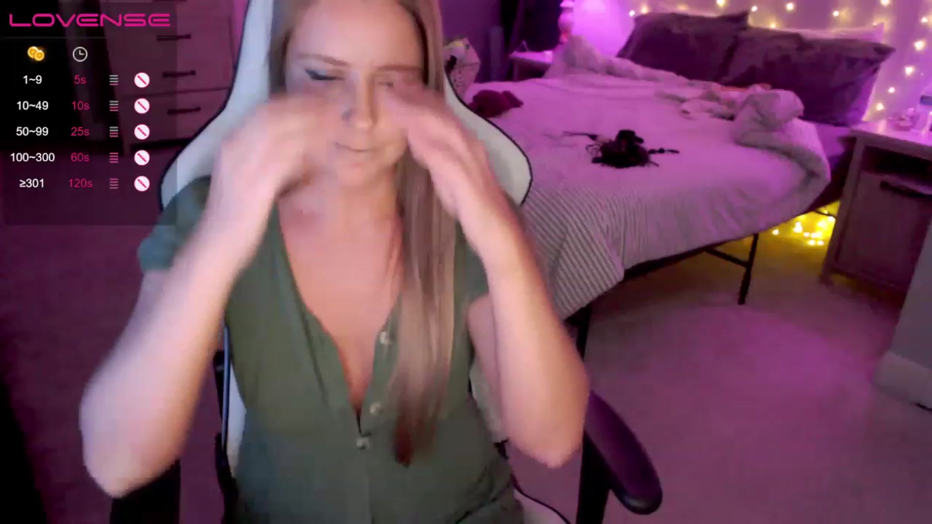 Gallery image thumbnail from Soybean92's myfreecams stream on, 07/17/2023, 17:03 image 15 of 20