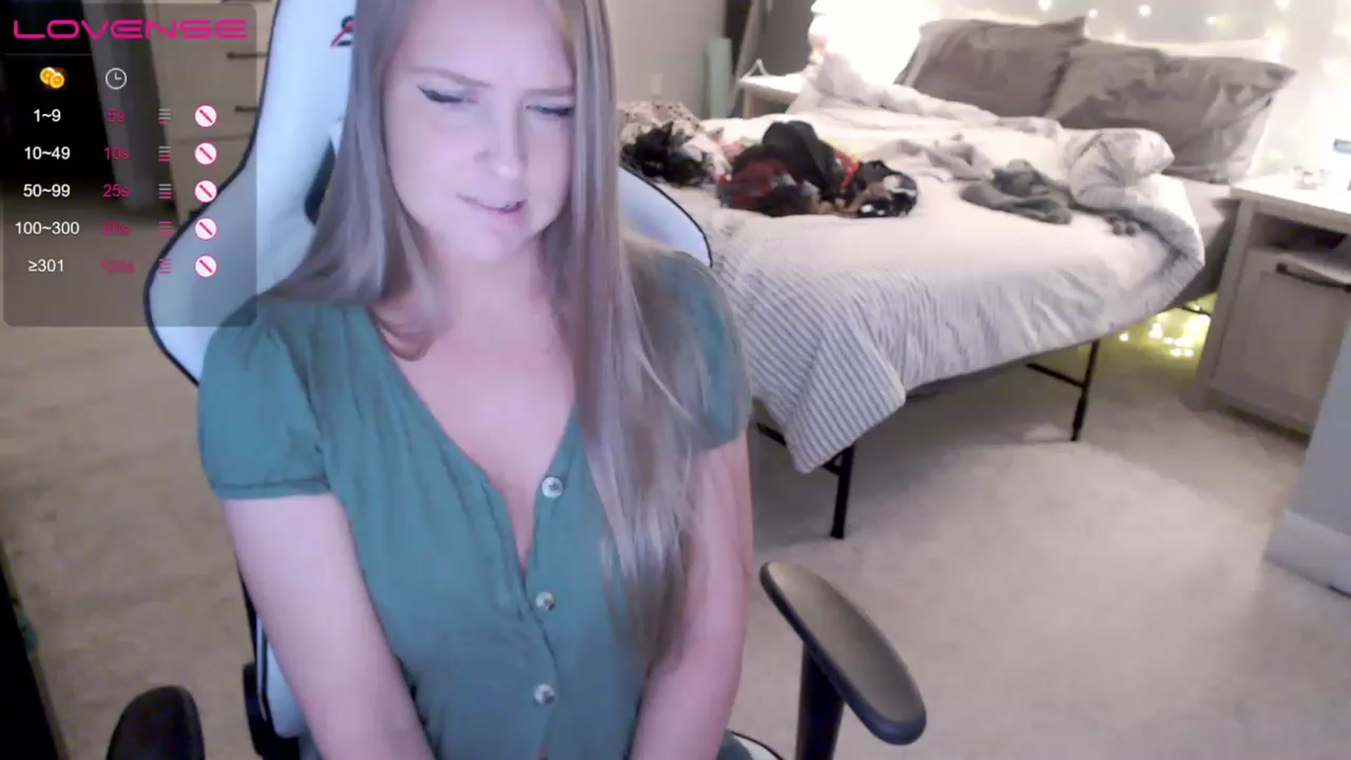 Gallery image thumbnail from Soybean92's myfreecams stream on, 07/17/2023, 17:03 image 3 of 20