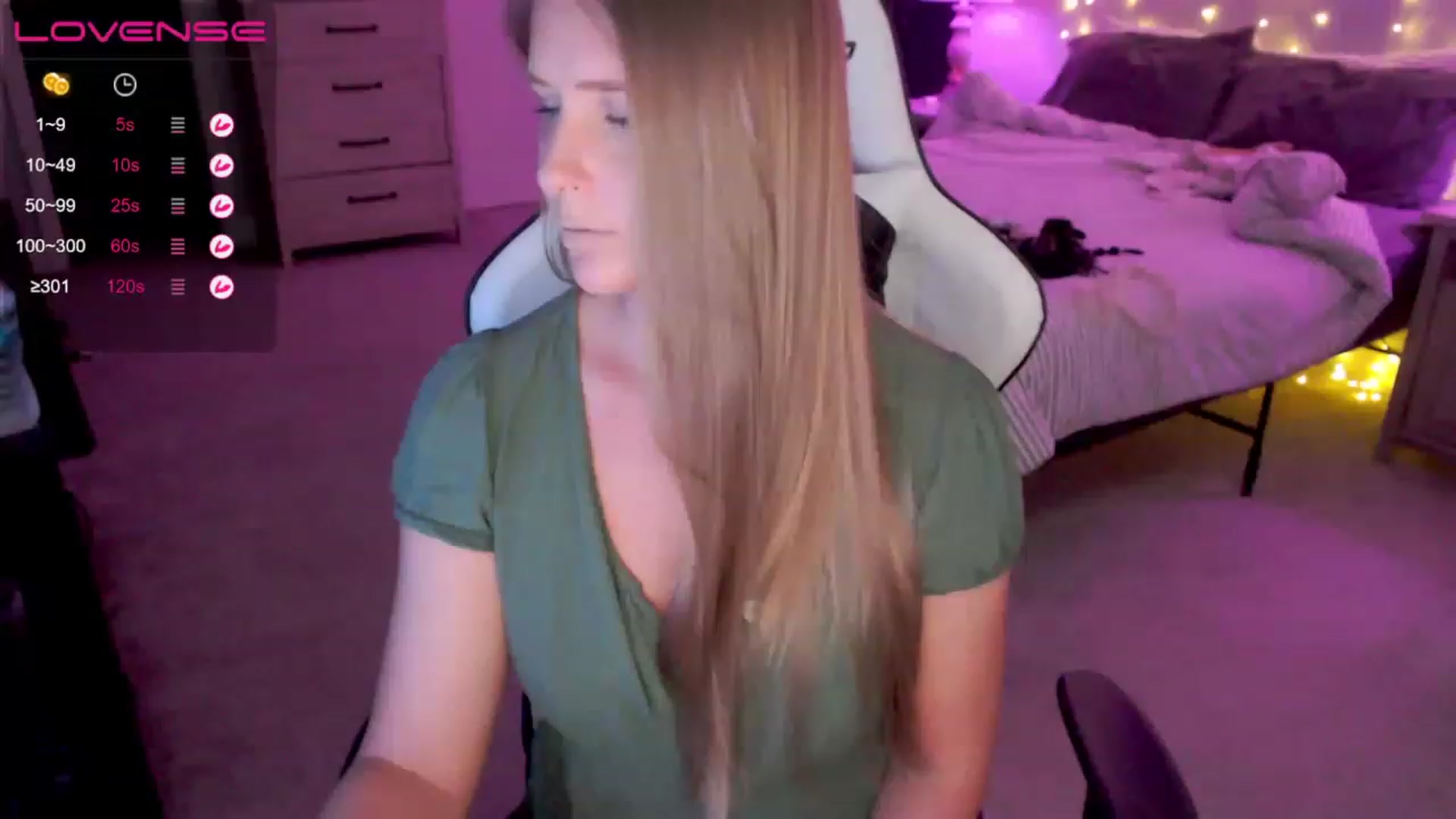 Gallery image thumbnail from Soybean92's myfreecams stream on, 07/17/2023, 19:36 image 5 of 20