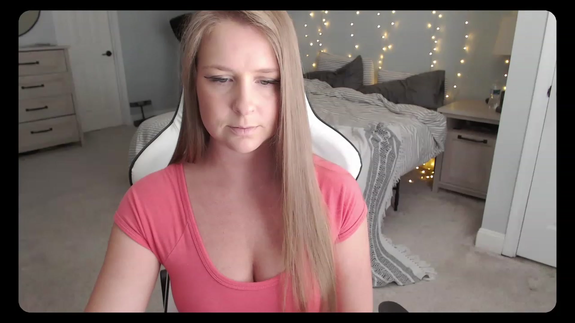 Gallery image thumbnail from Soybean92's myfreecams stream on, 08/21/2023, 16:46 image 20 of 20