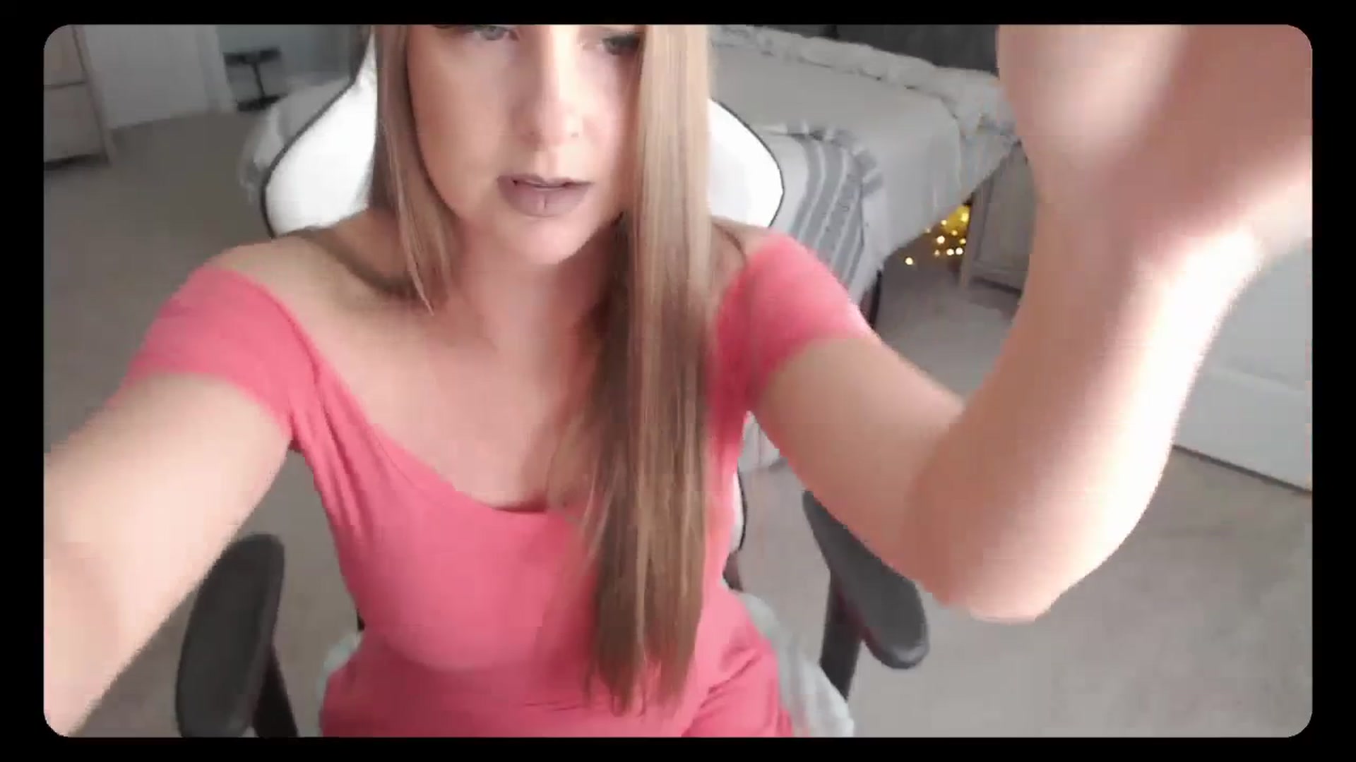 Gallery image thumbnail from Soybean92's myfreecams stream on, 08/22/2023, 17:22 image 10 of 20